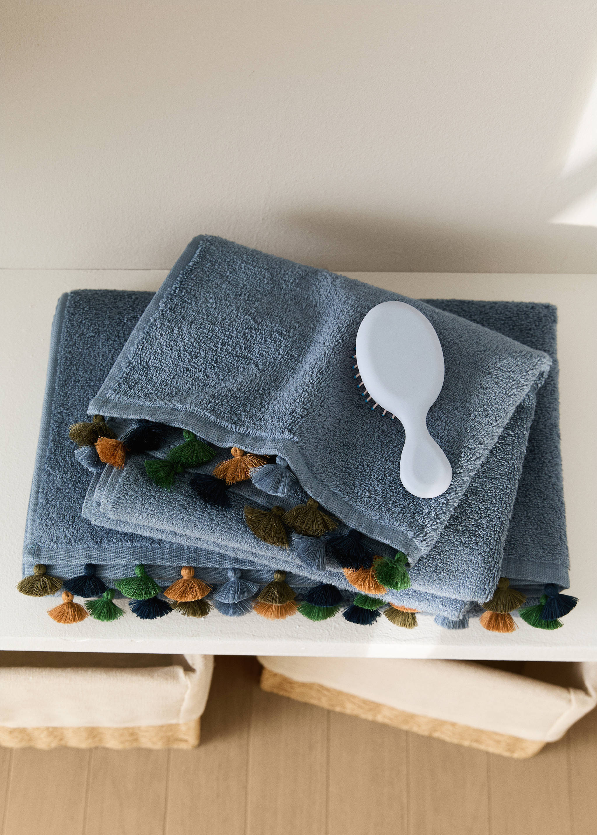 Cotton children's multi-coloured hand towel with pompoms - General plane