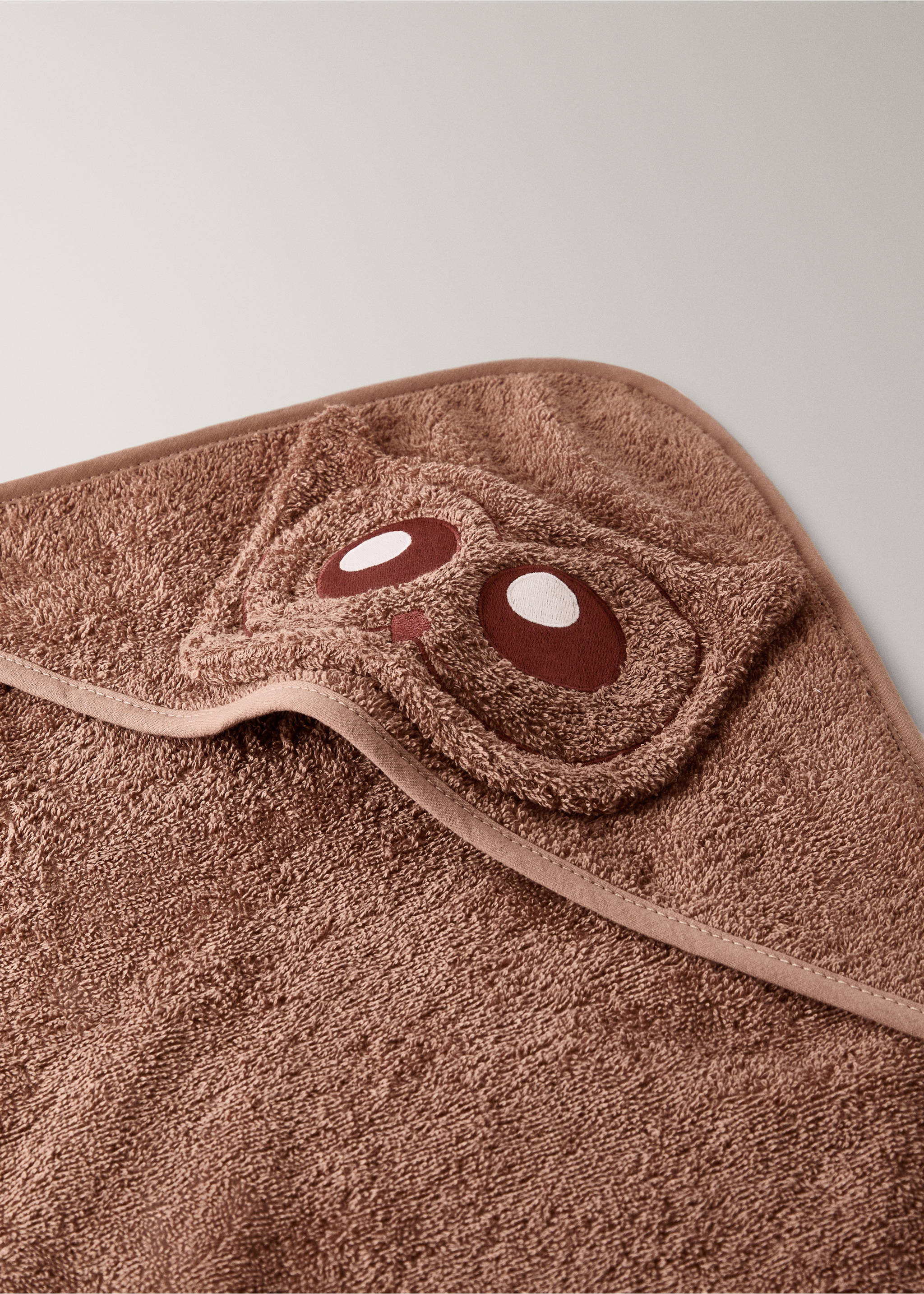 Children's terry bath cape with owl design - Details of the article 2, Pink. Ref: 17021634-00.
