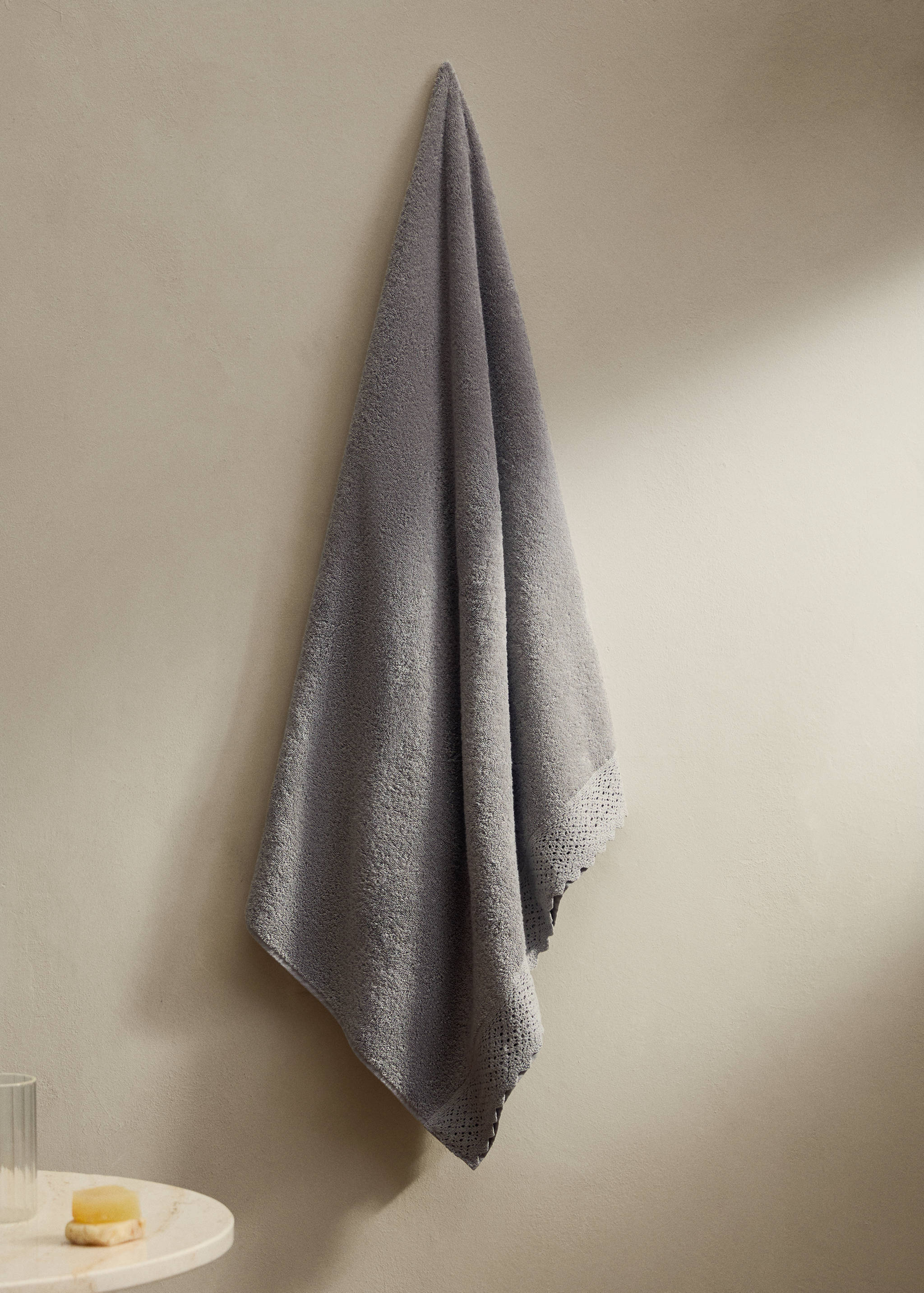 100% cotton bath towel with lace trim - General plane