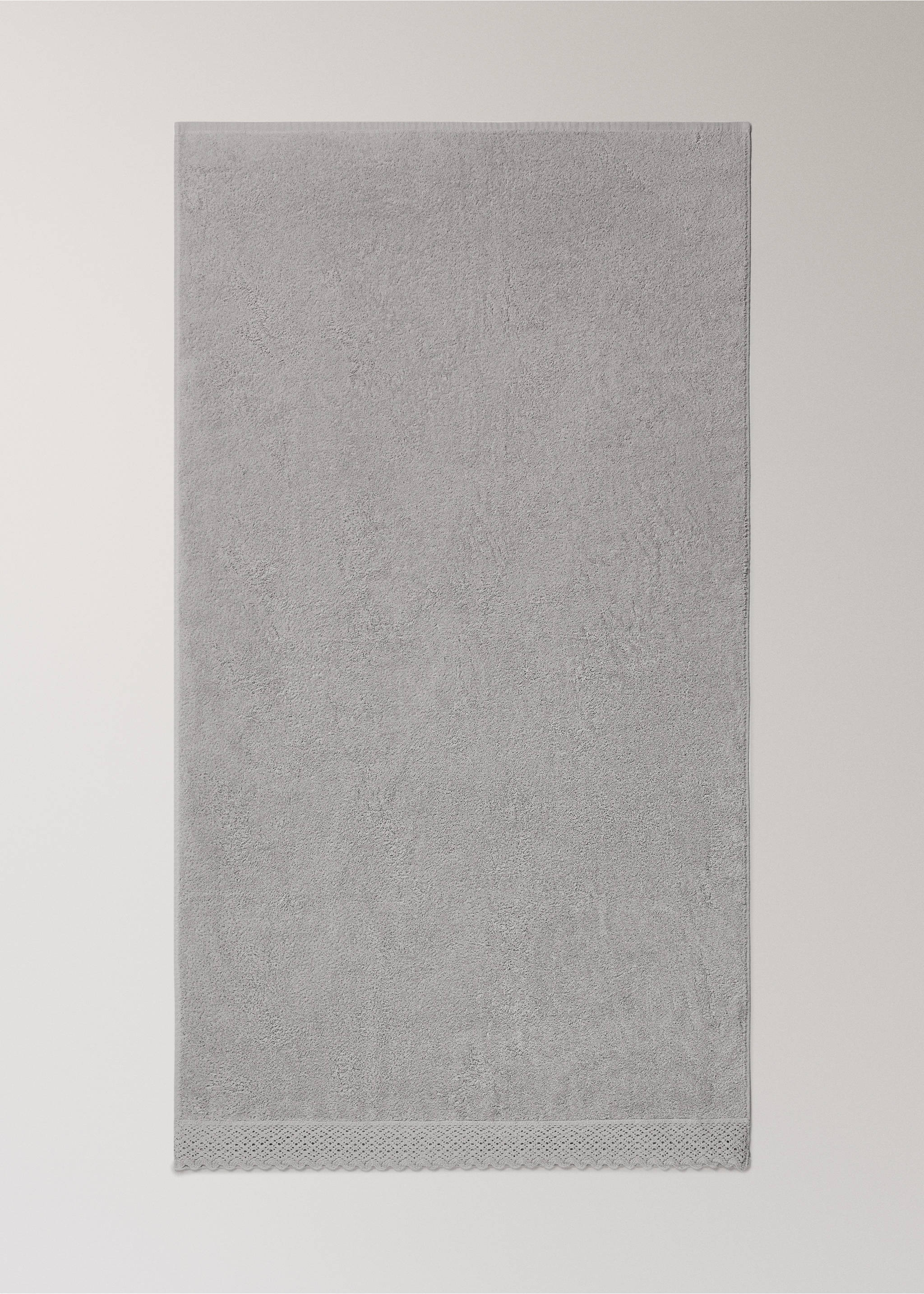 100% cotton bath towel with lace trim - Details of the article 3, Light Heather Grey. Ref: 17021635-00.