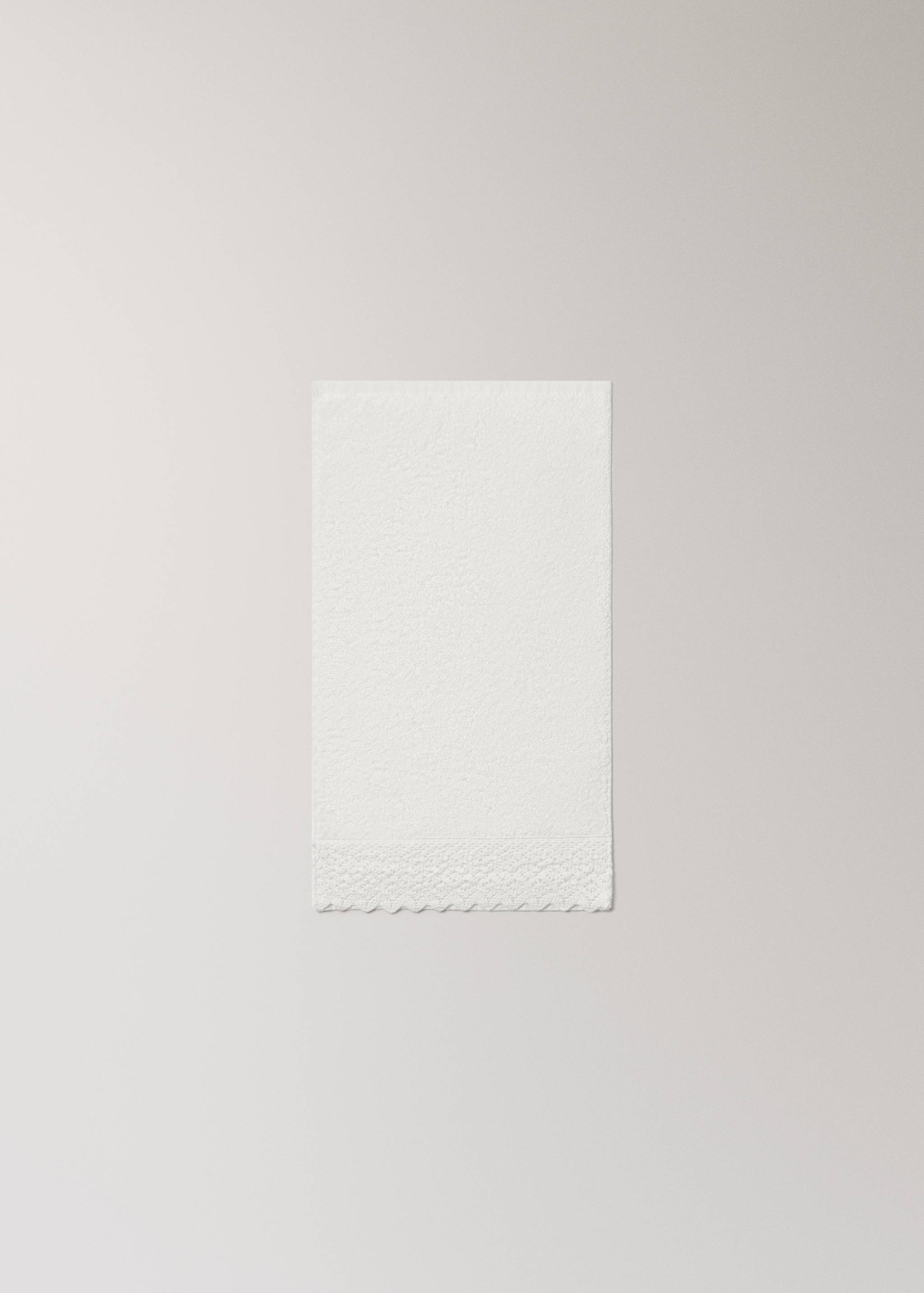 100% cotton guest towel with lace trim - Details of the article 3