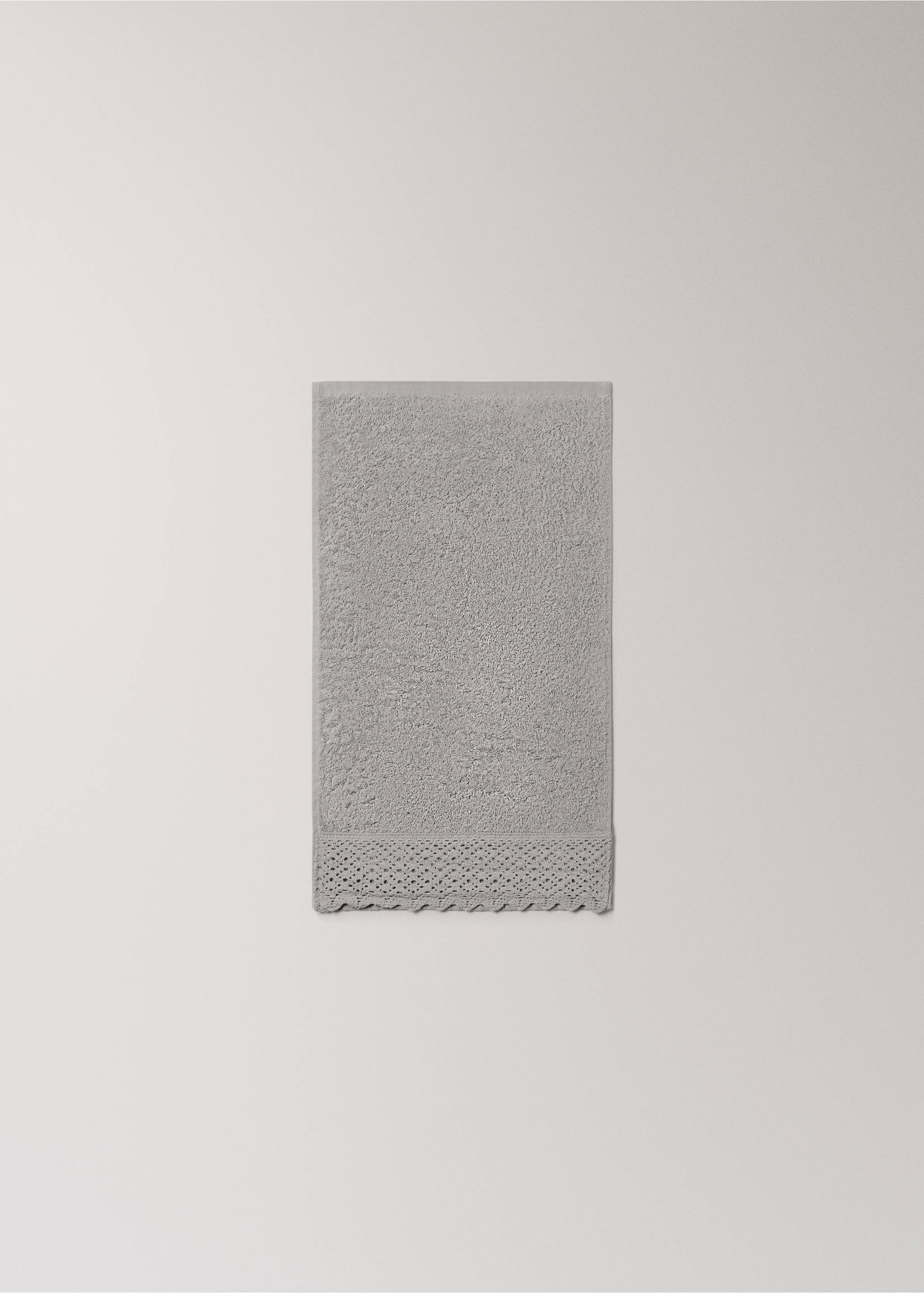 100% cotton guest towel with lace trim - Details of the article 3, Light Heather Grey. Ref: 17021637-00.