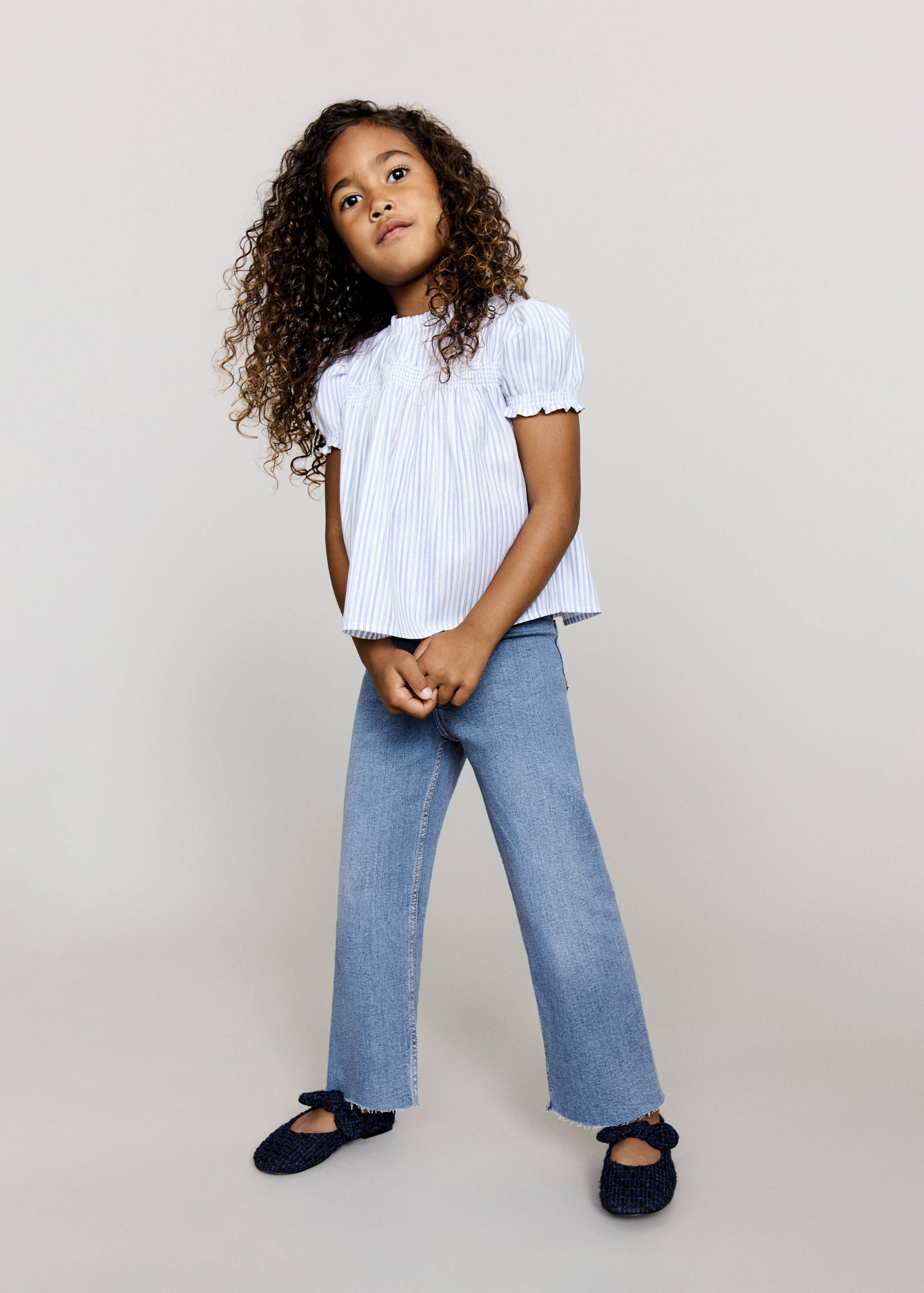 Seamless jeans with frayed hem - General plane