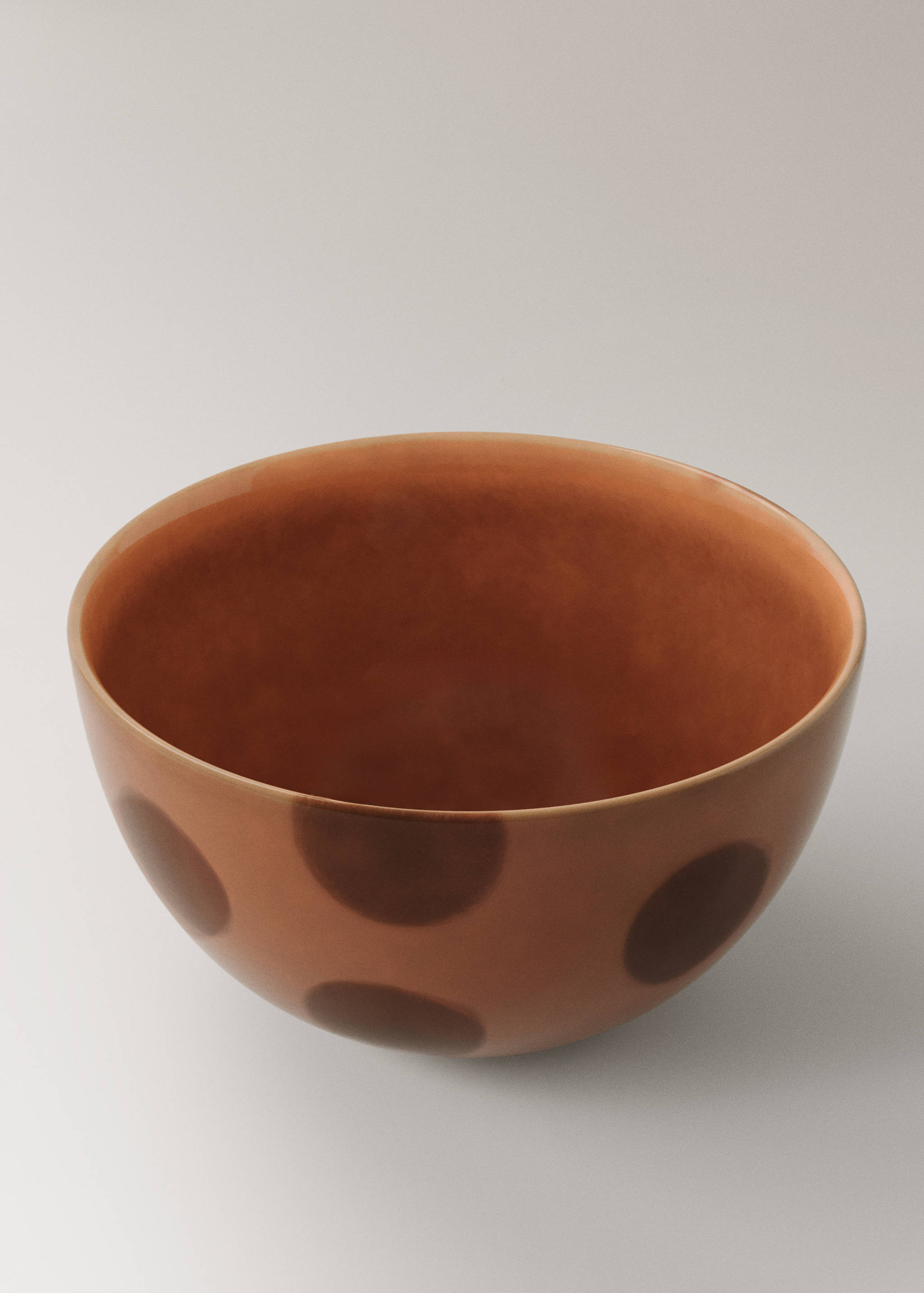 Hand-painted stoneware bowl with spots - Details of the article 2