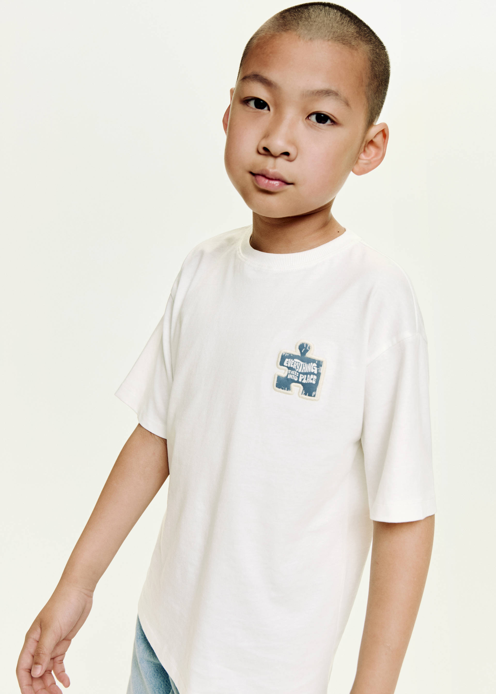 Textured embroidered t-shirt - Medium plane