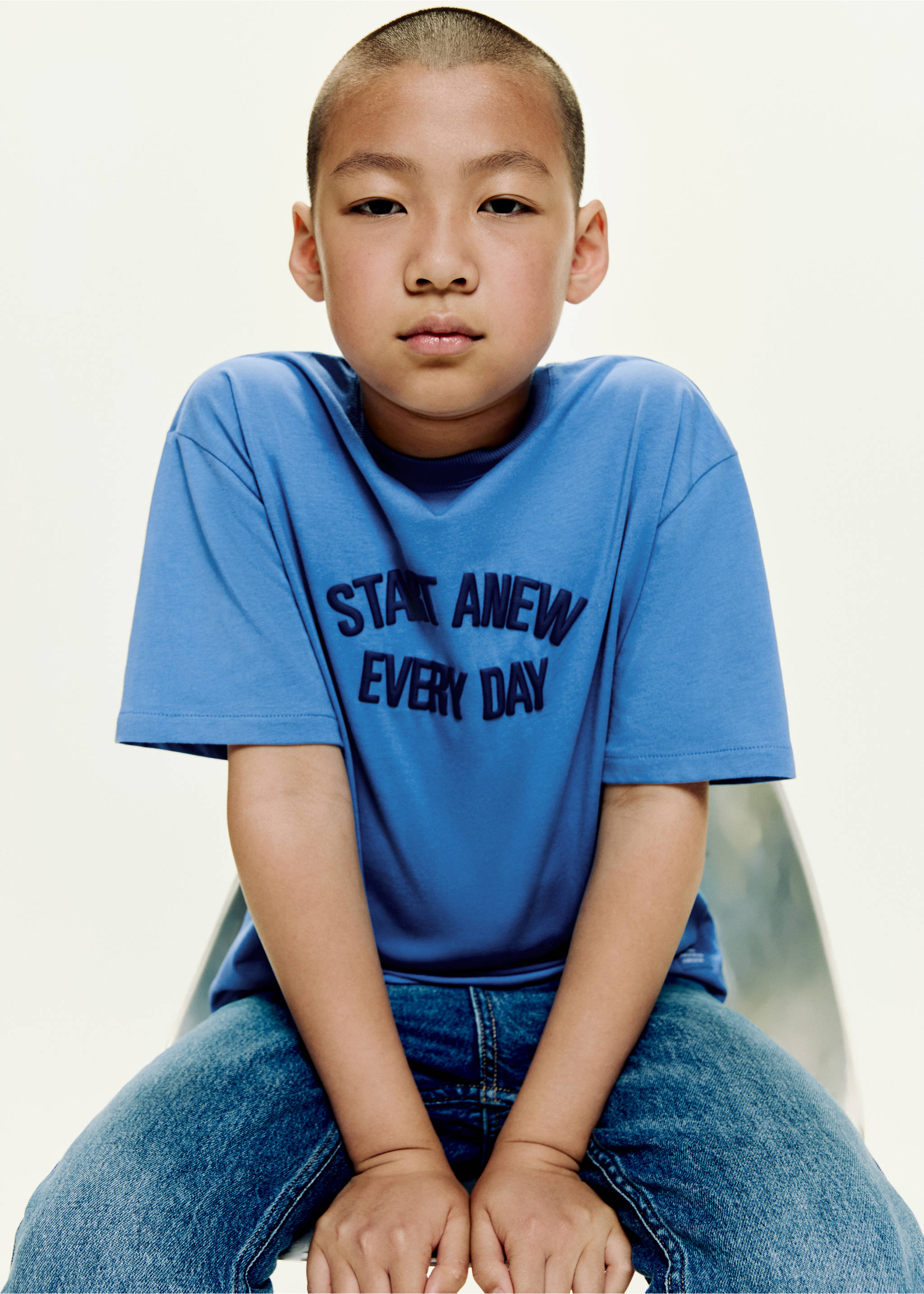 Embossed design T-shirt - Medium plane, Vibrant blue. Ref: 17022544-00.