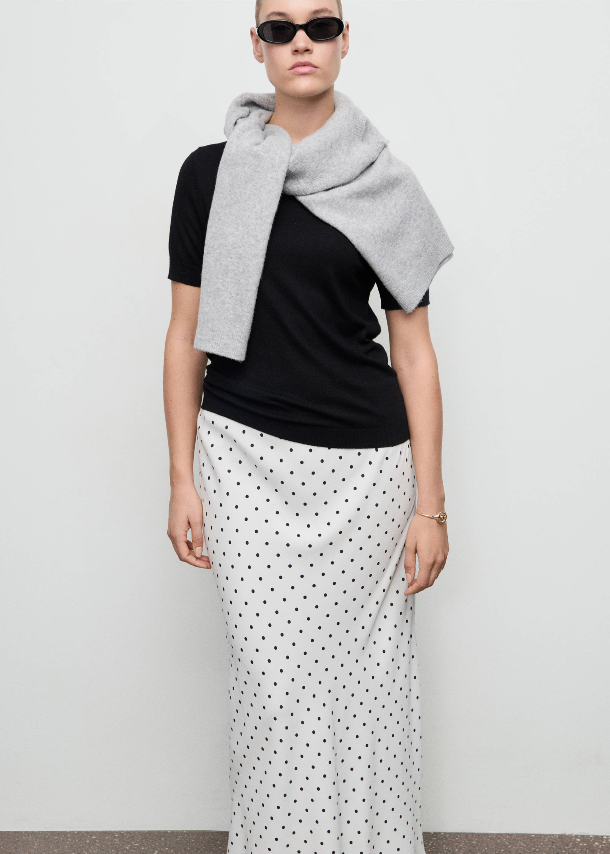 Long polka-dot skirt - Details of the article 4, Off White. Ref: 17022911-00.