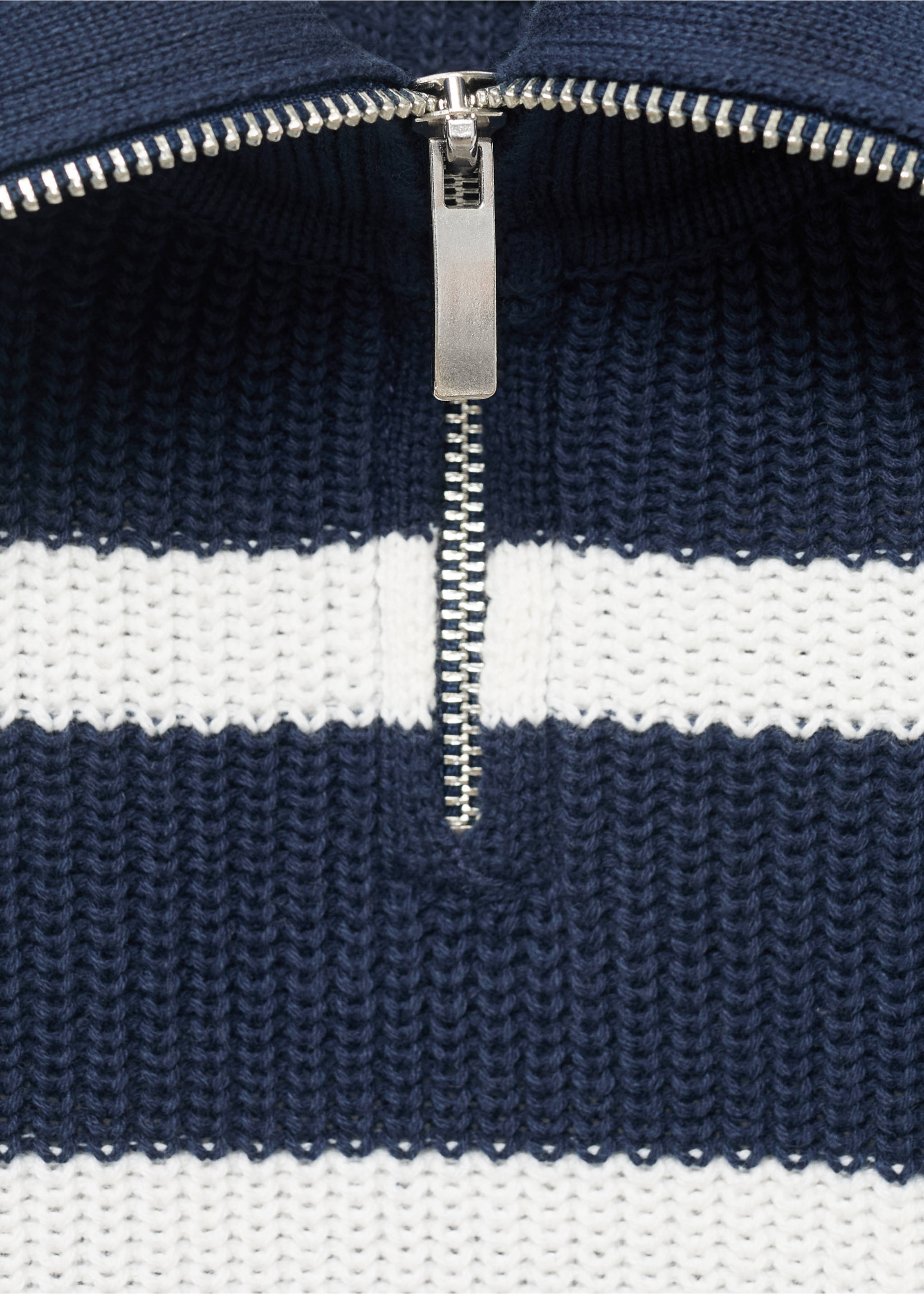 Knitted sweater with perkins neck - Details of the article 8, Navy. Ref: 17023281-00.