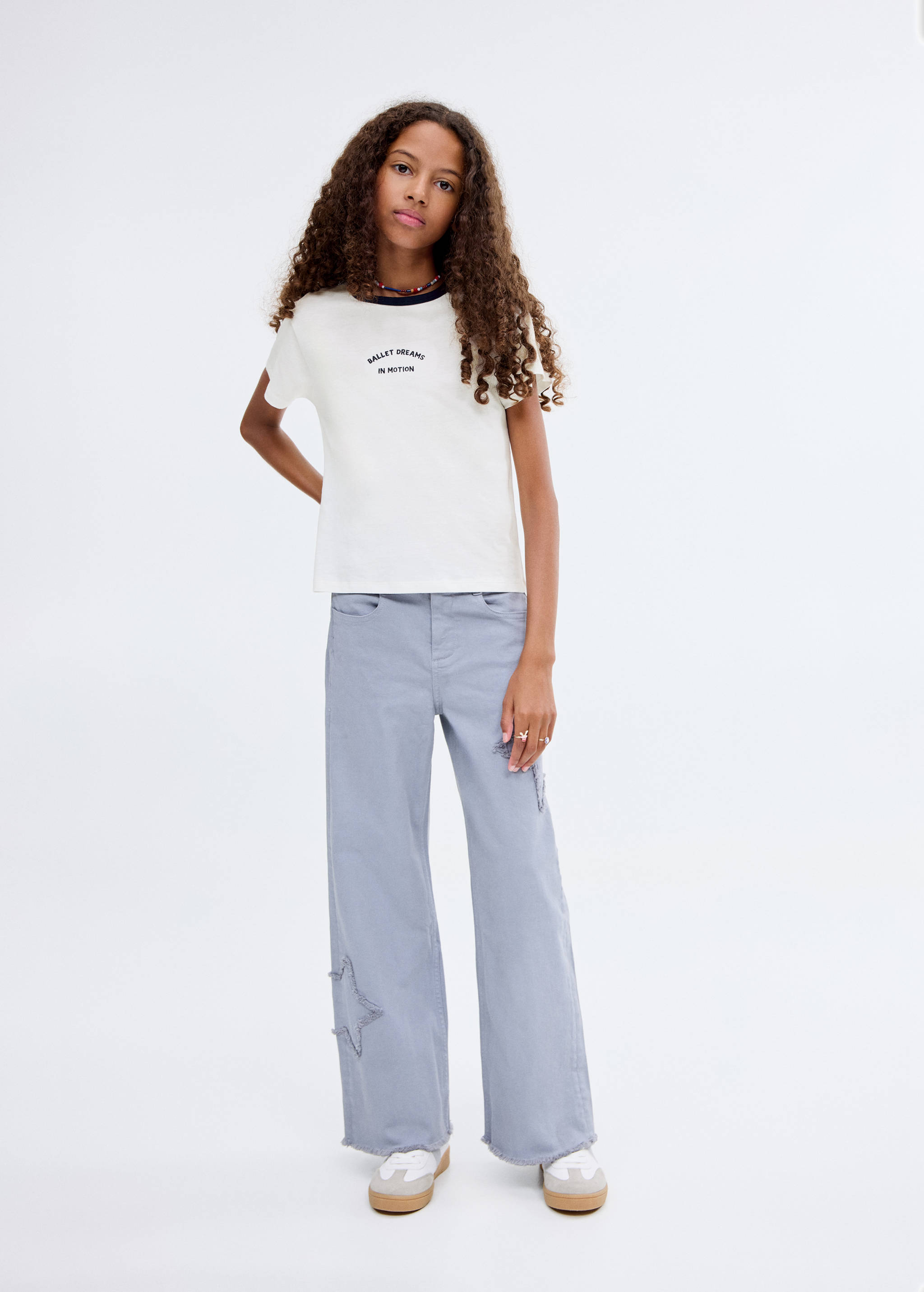 T-shirt brodé avec col contrastant - Plan général