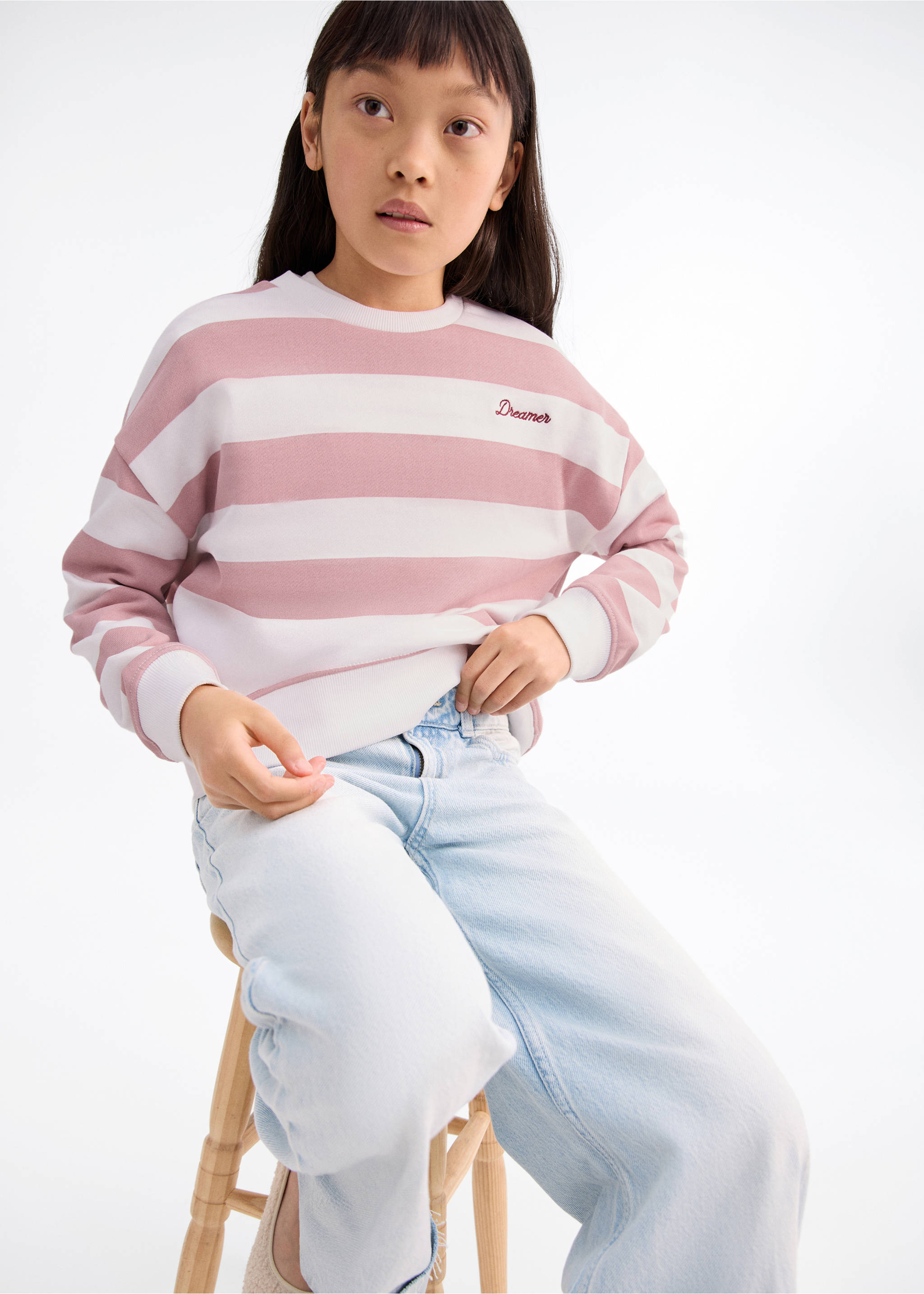 Gestreiftes Sweatshirt mit besticktem Detail - Allgemeine Ansicht, Rosa. Ref: 17023293-00.