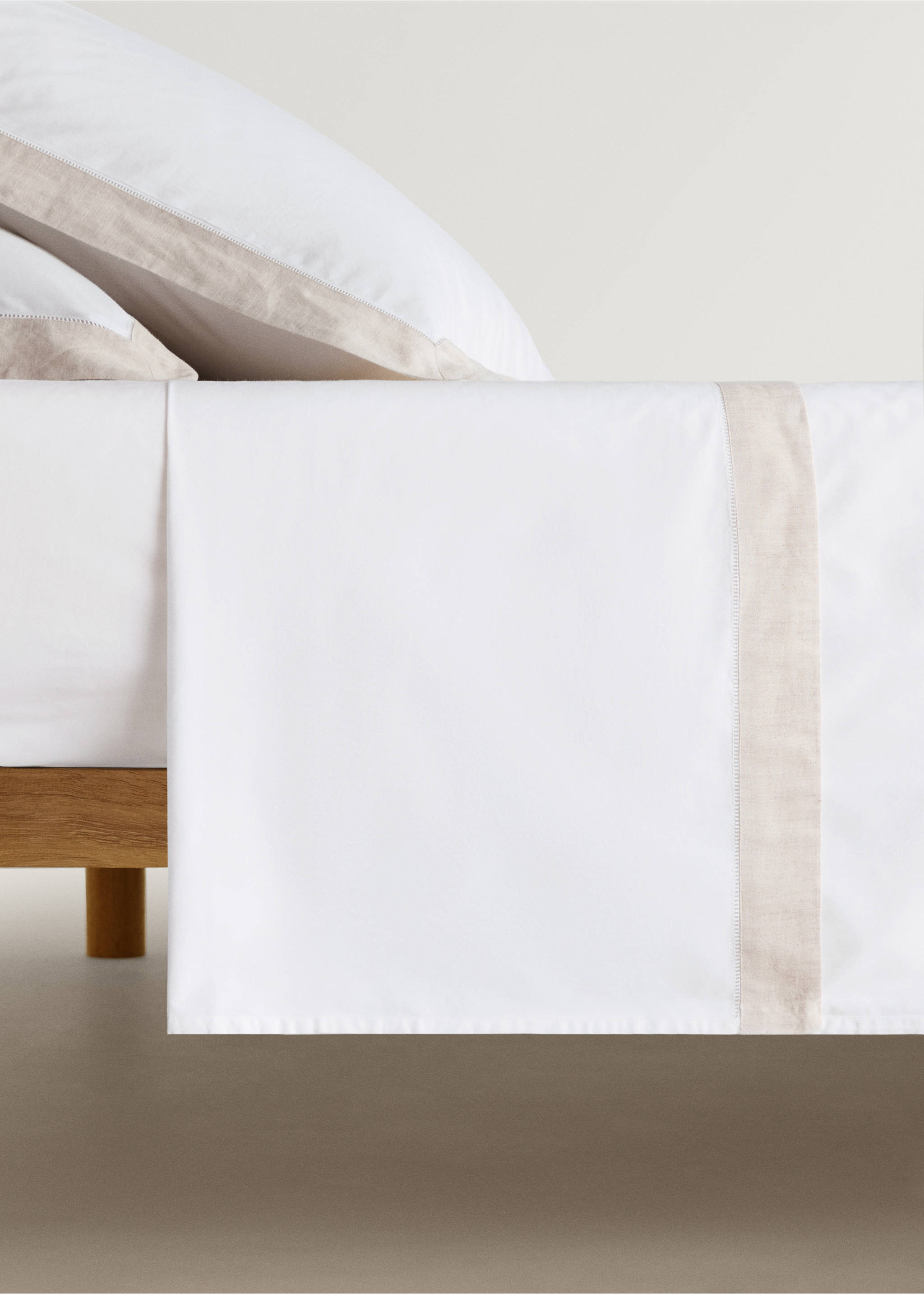 Cotton percale linen trim flat sheet Queen bed - Article without model, White. Ref: 17023308-00.