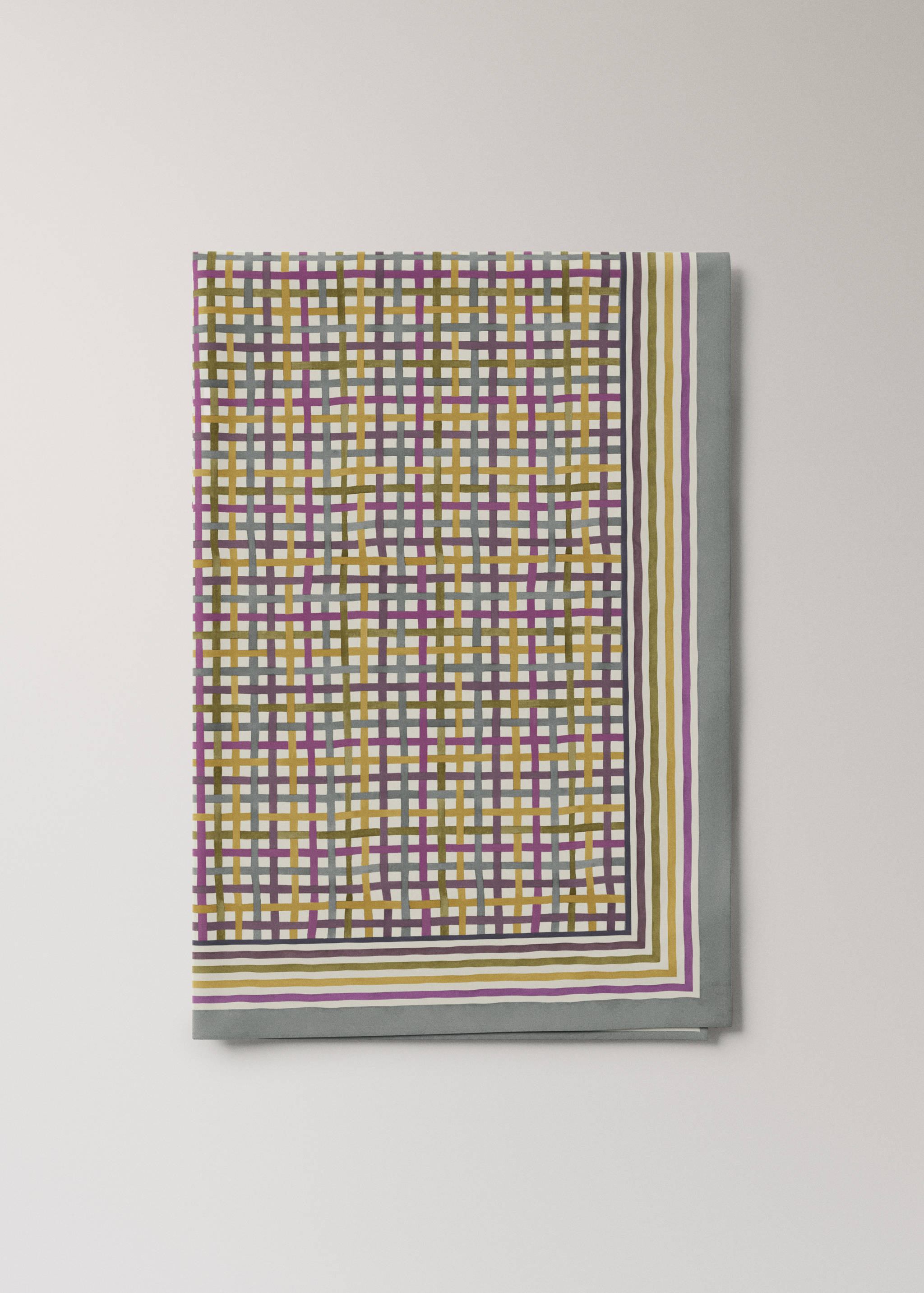 Multi-coloured check resin-coated tablecloth for 8 to 10 diners - Article without model