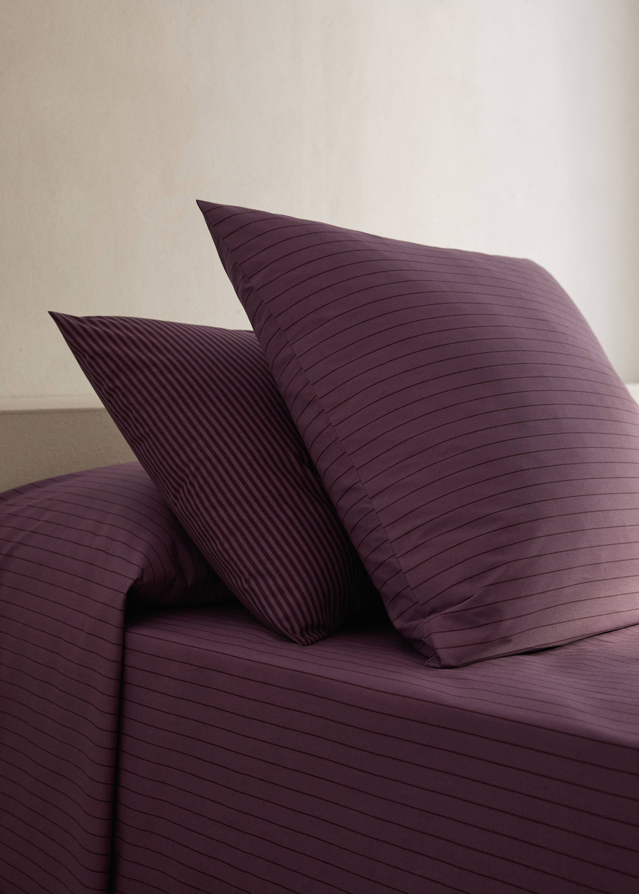 Two percale cotton striped pillowcases 60x60cm - General plane