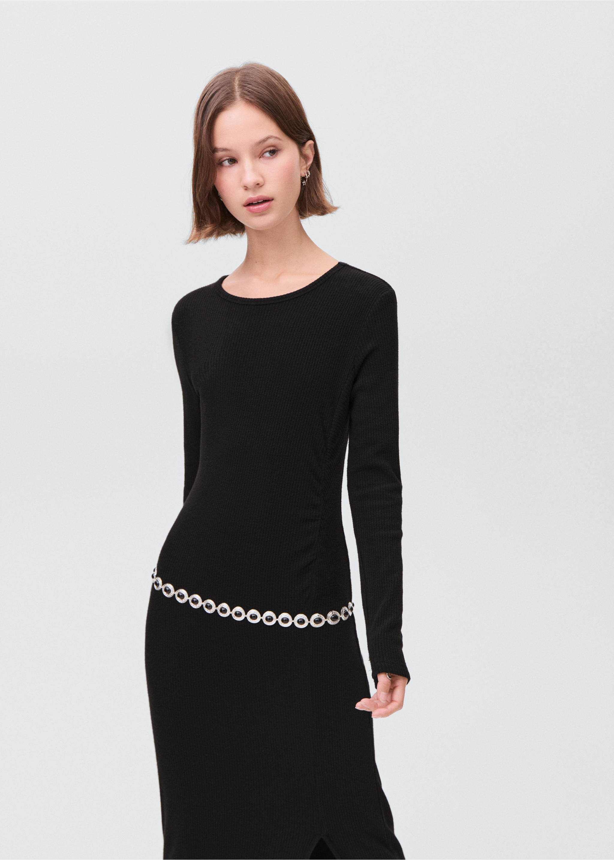 Langes Kleid mit Seitenschlitz - Mittlere Ansicht, Schwarz. Ref: 17024077-00.