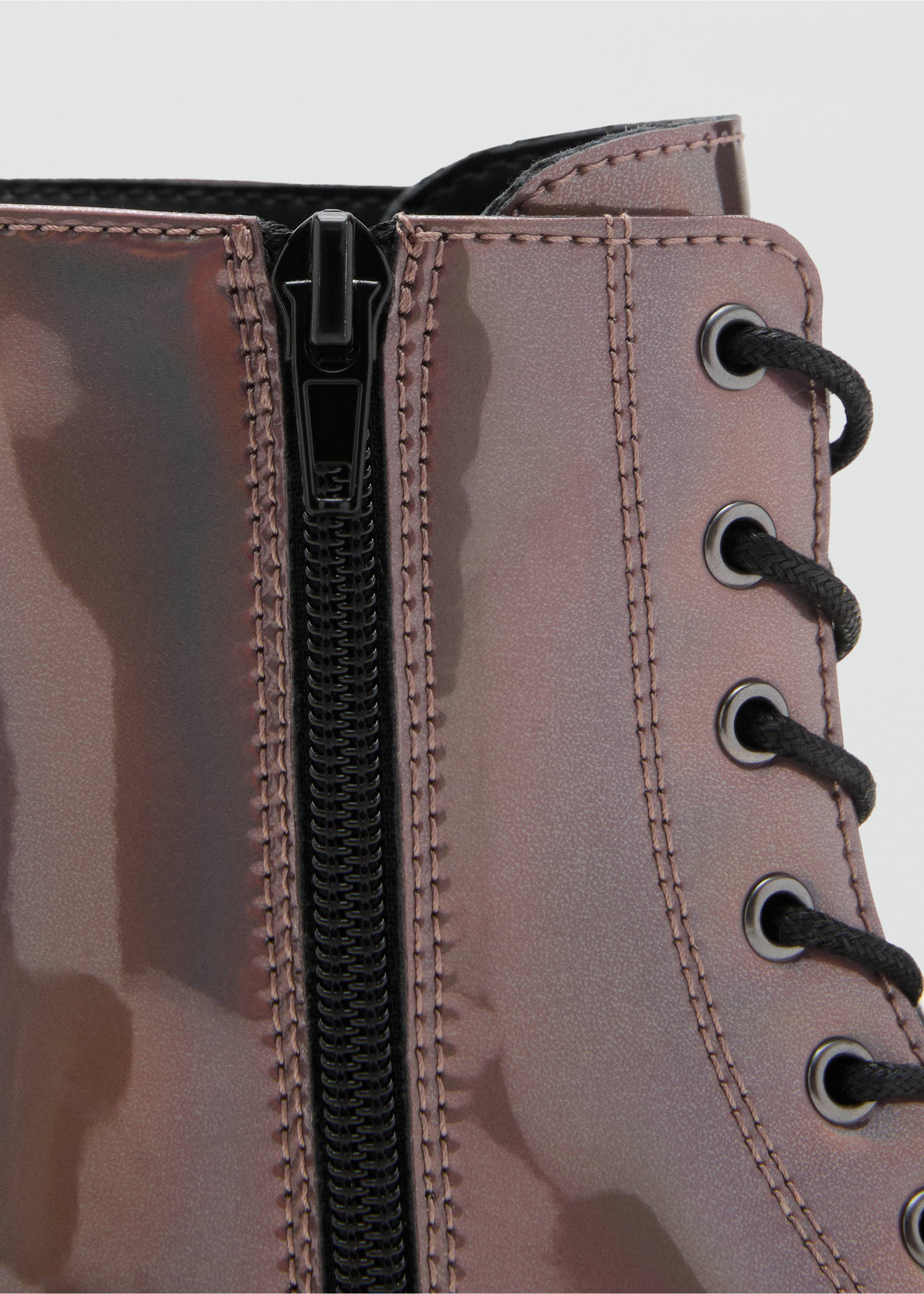 Zipped metallic boots - Details of the article 2, Maroon. Ref: 17024078-00.