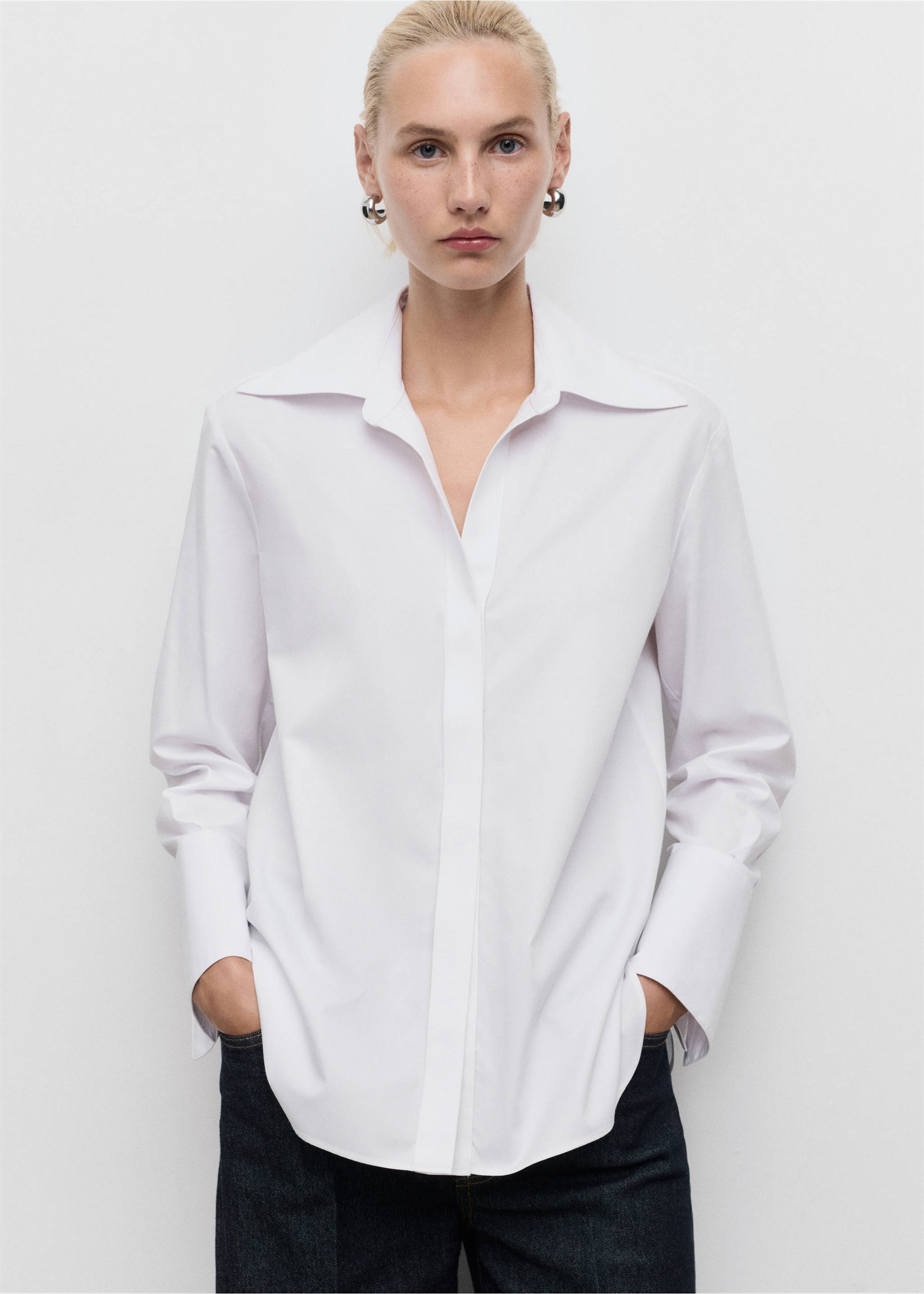 Shirt with concealed placket and collar - Medium plane, Off White. Ref: 17024080-00.
