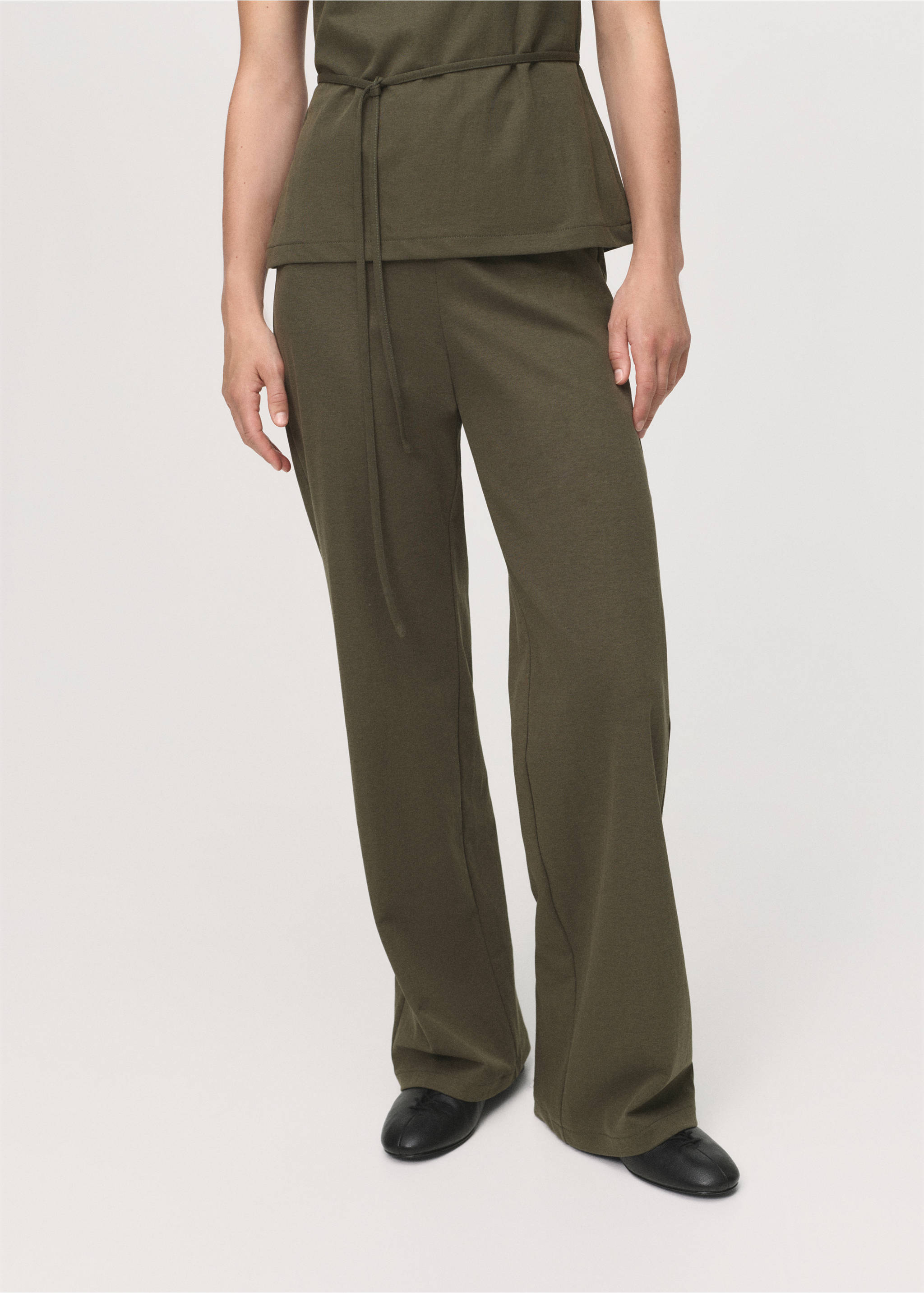 Straight-fit trousers with elastic waist - Medium plane, Khaki. Ref: 17024084-00.
