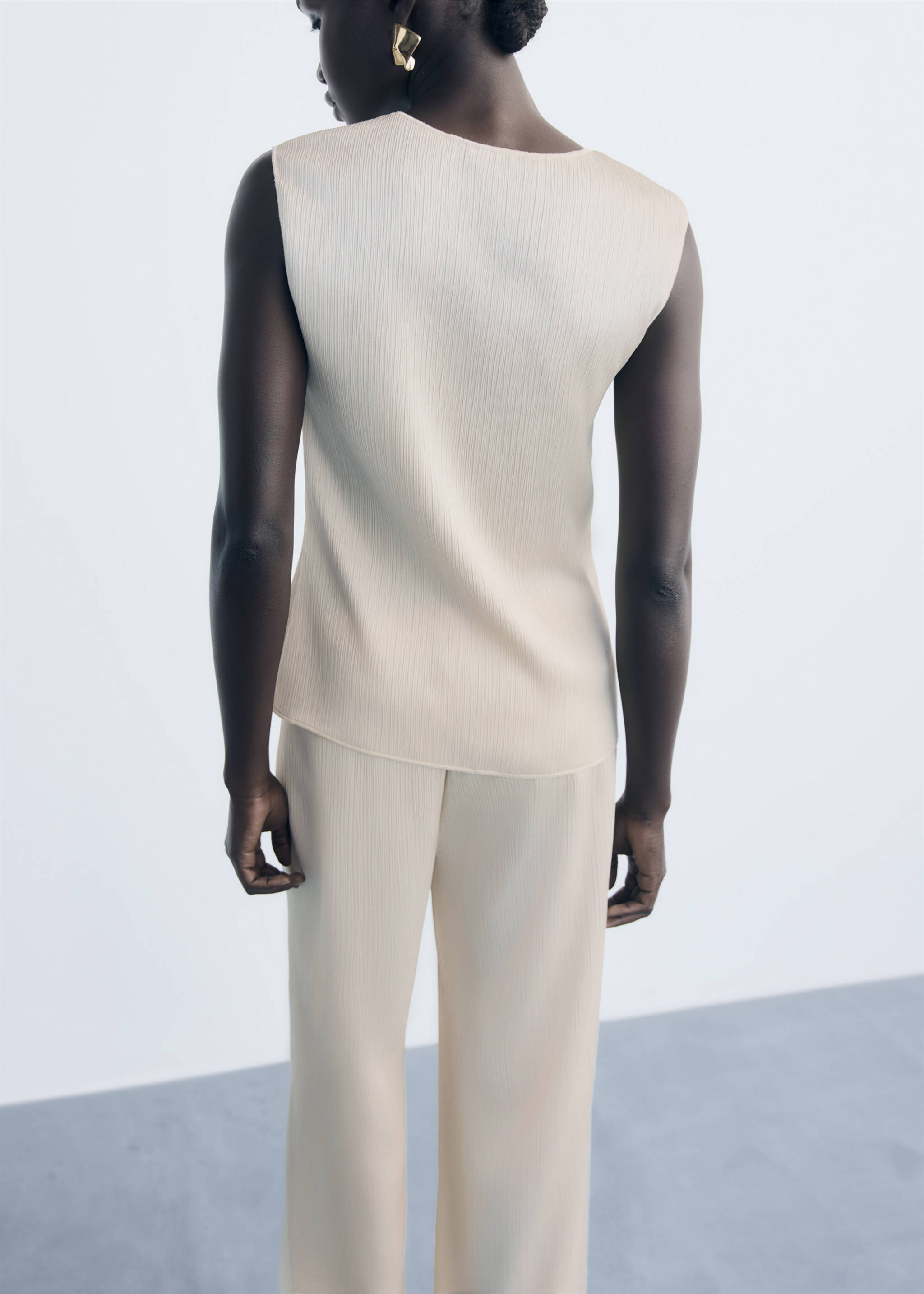 Top maille plissé - Verso de l’article, Écru. Ref: 17024097-00.
