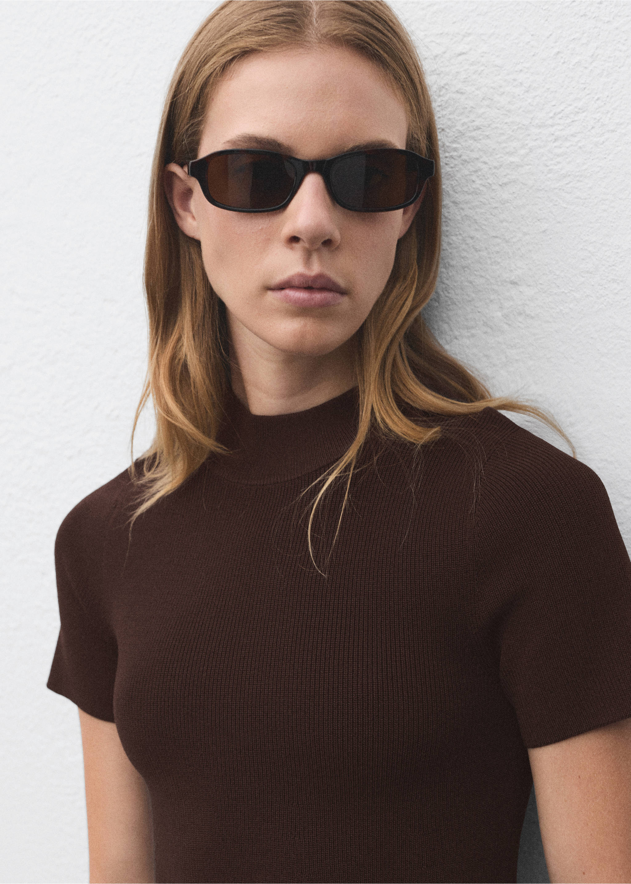 Perkins-neck knitted dress - Details of the article 1, Chocolate. Ref: 17024099-00.