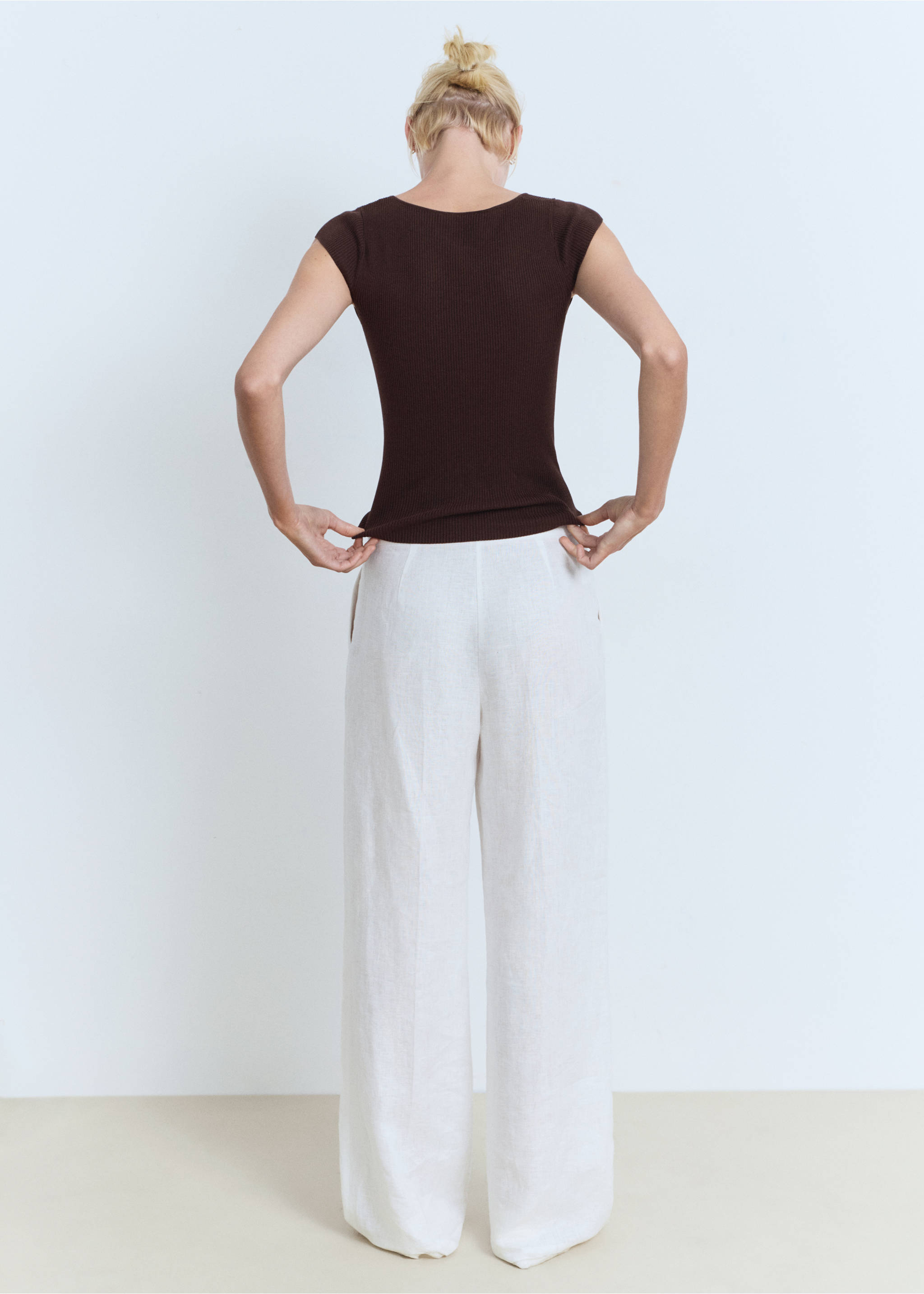 Short-sleeved ribbed sweater - Reverse of the article, Chocolate. Ref: 17024100-00.