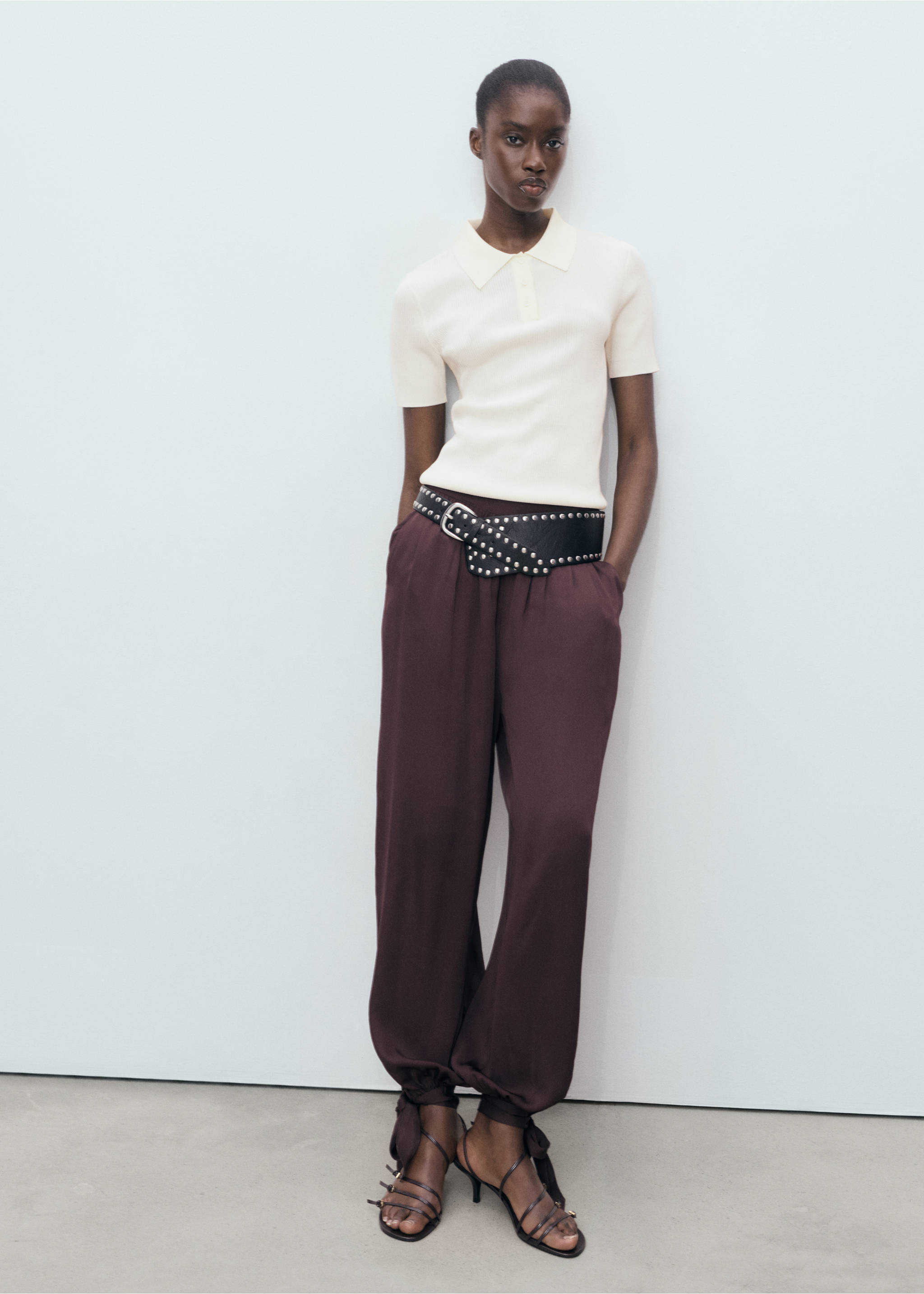 Trui met polokraag en korte mouwen - Overzichtstekening, Ecru. Ref: 17024103-00.