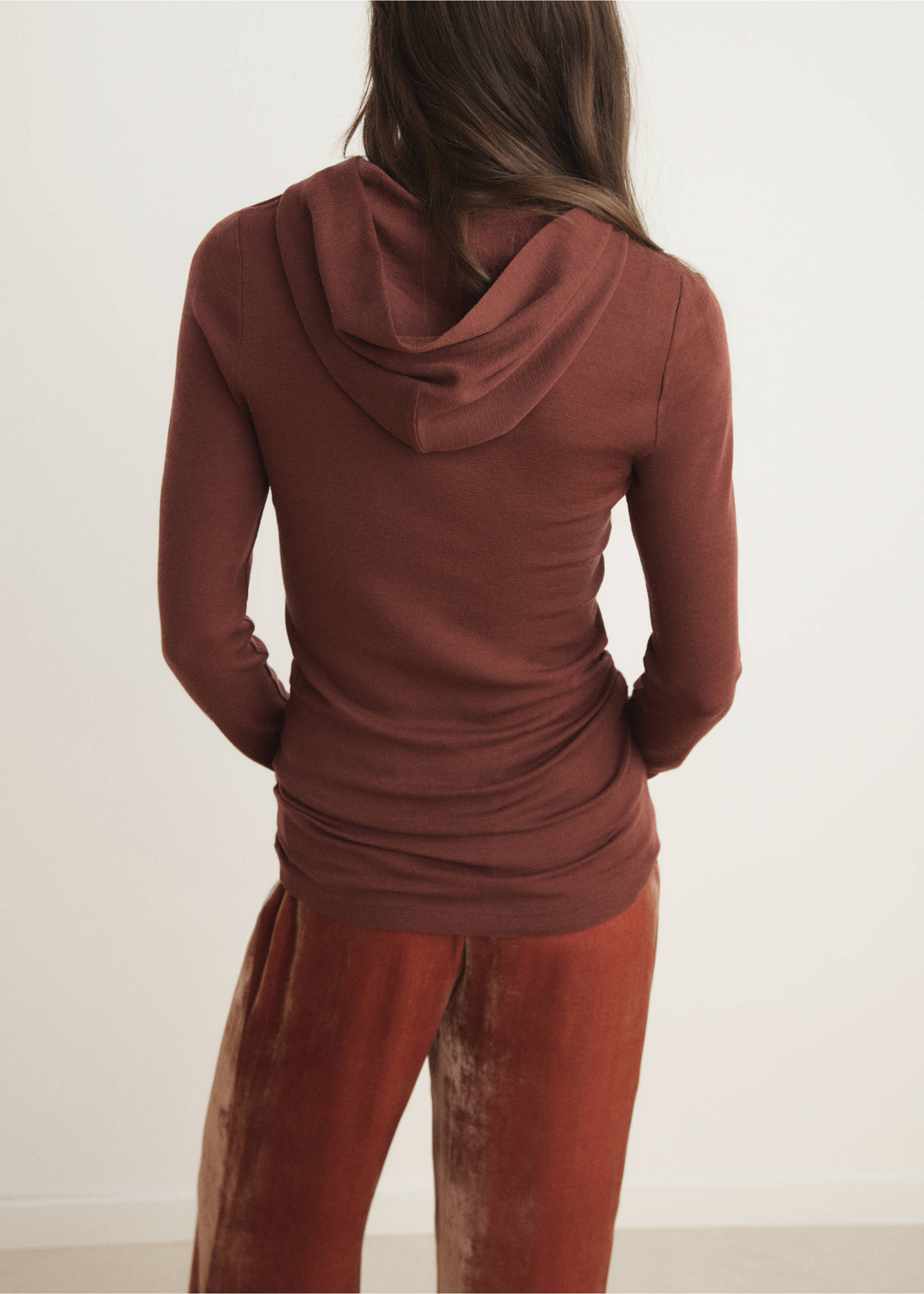 Wollen T-shirt met capuchon - Achterkant van het artikel, Bruin. Ref: 17024106-00.