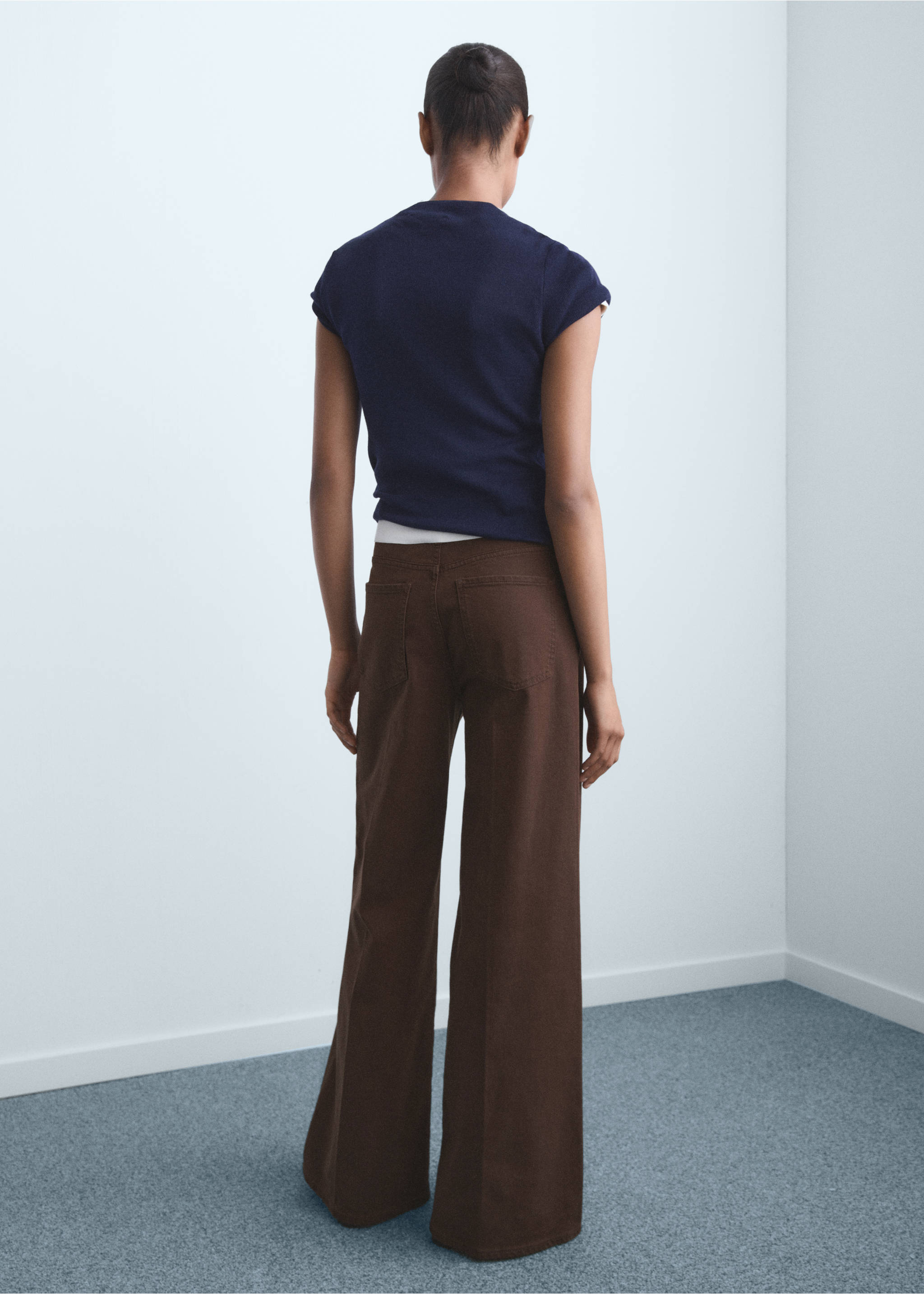 High-waisted wideleg jeans - Reverse of the article, Chocolate. Ref: 17024108-00.