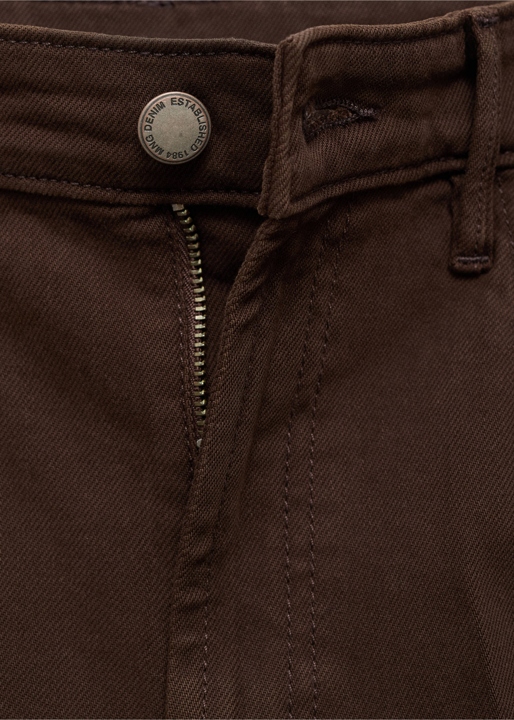 High-waisted wideleg jeans - Details of the article 8, Chocolate. Ref: 17024108-00.