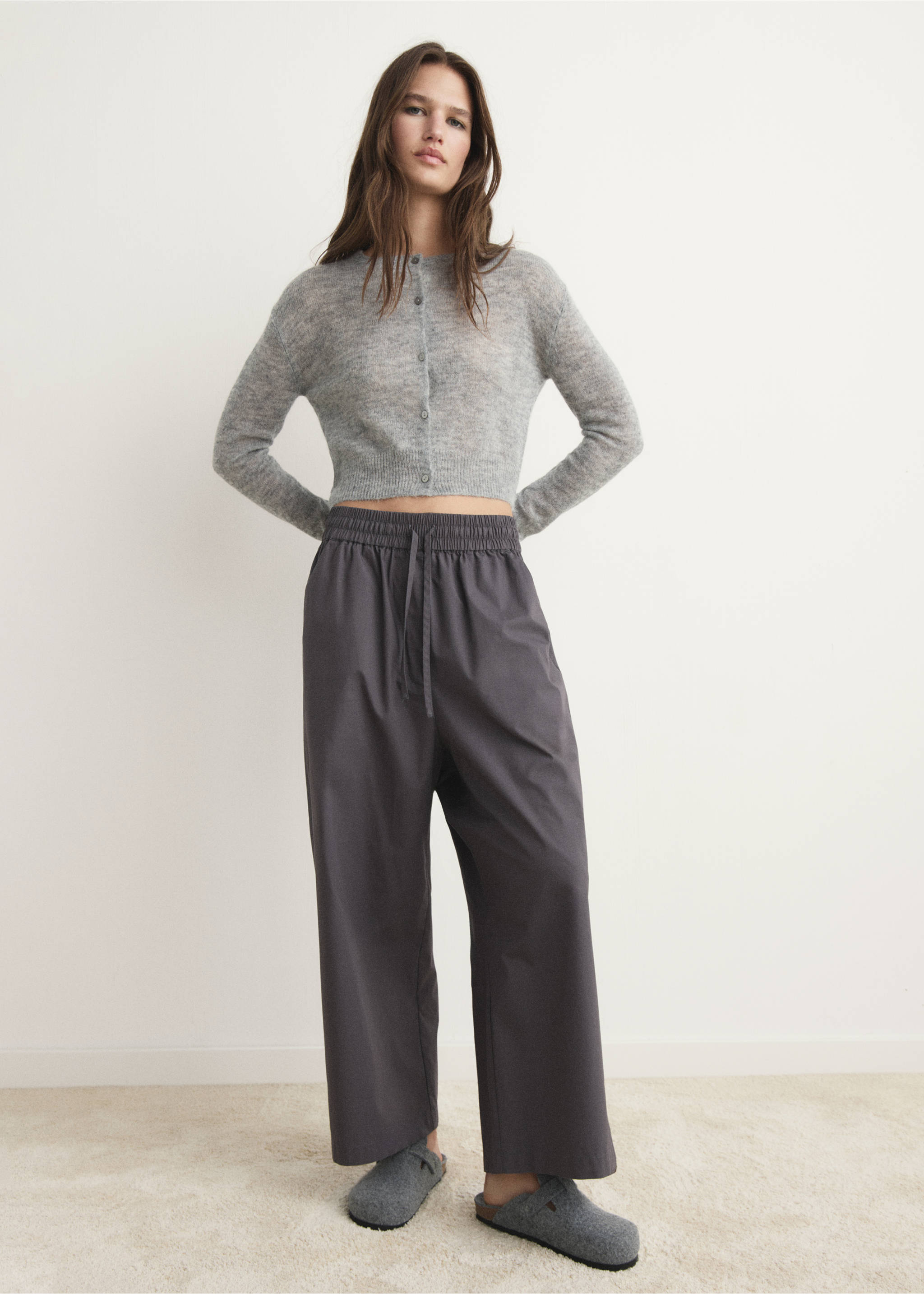 Pantalons cotó crop butxaques - Pla general, Gris antracita. Ref: 17024110-00.