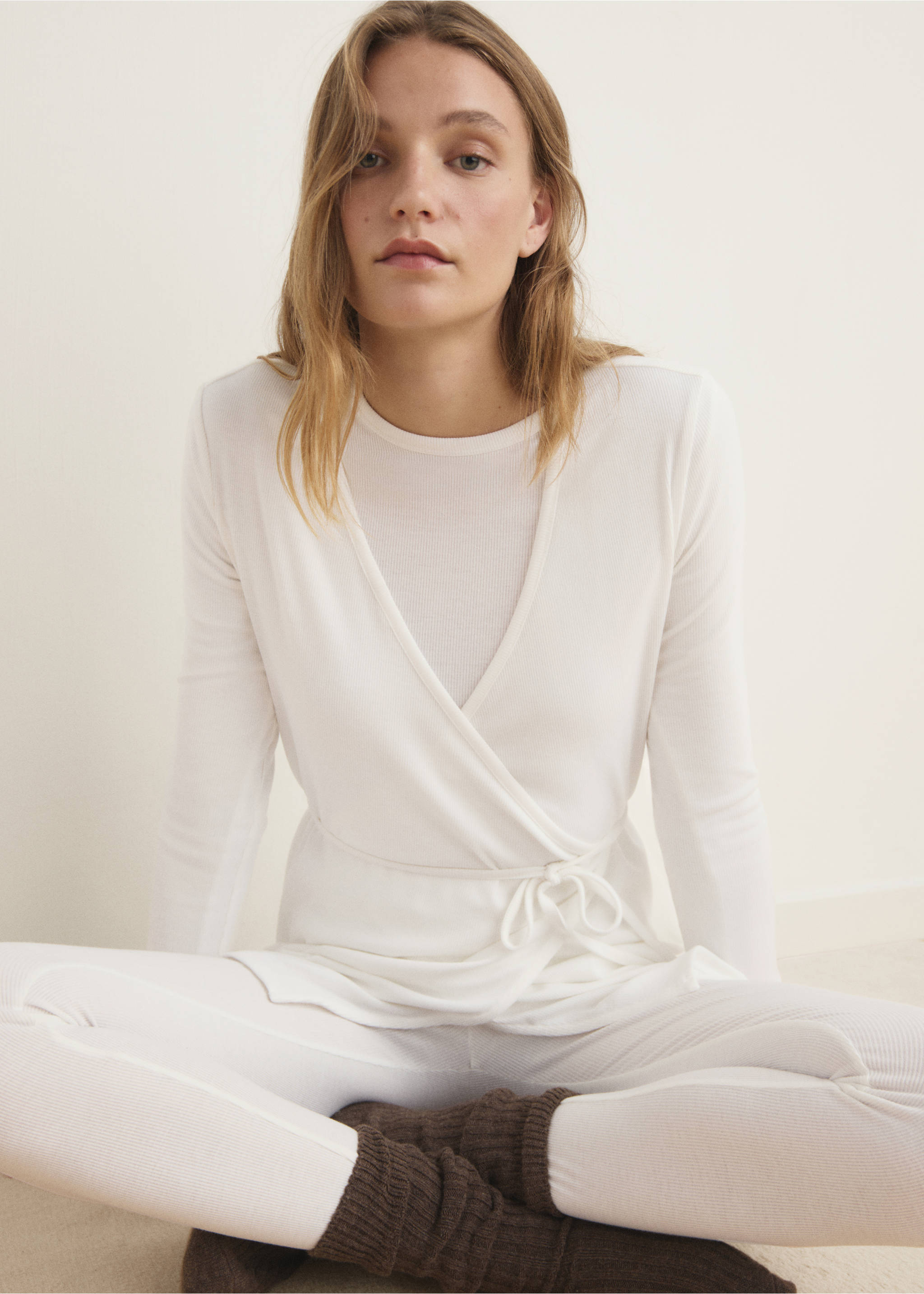 Rib-knit cardigan with tie - Details of the article 2, Ivory White. Ref: 17024112-00.