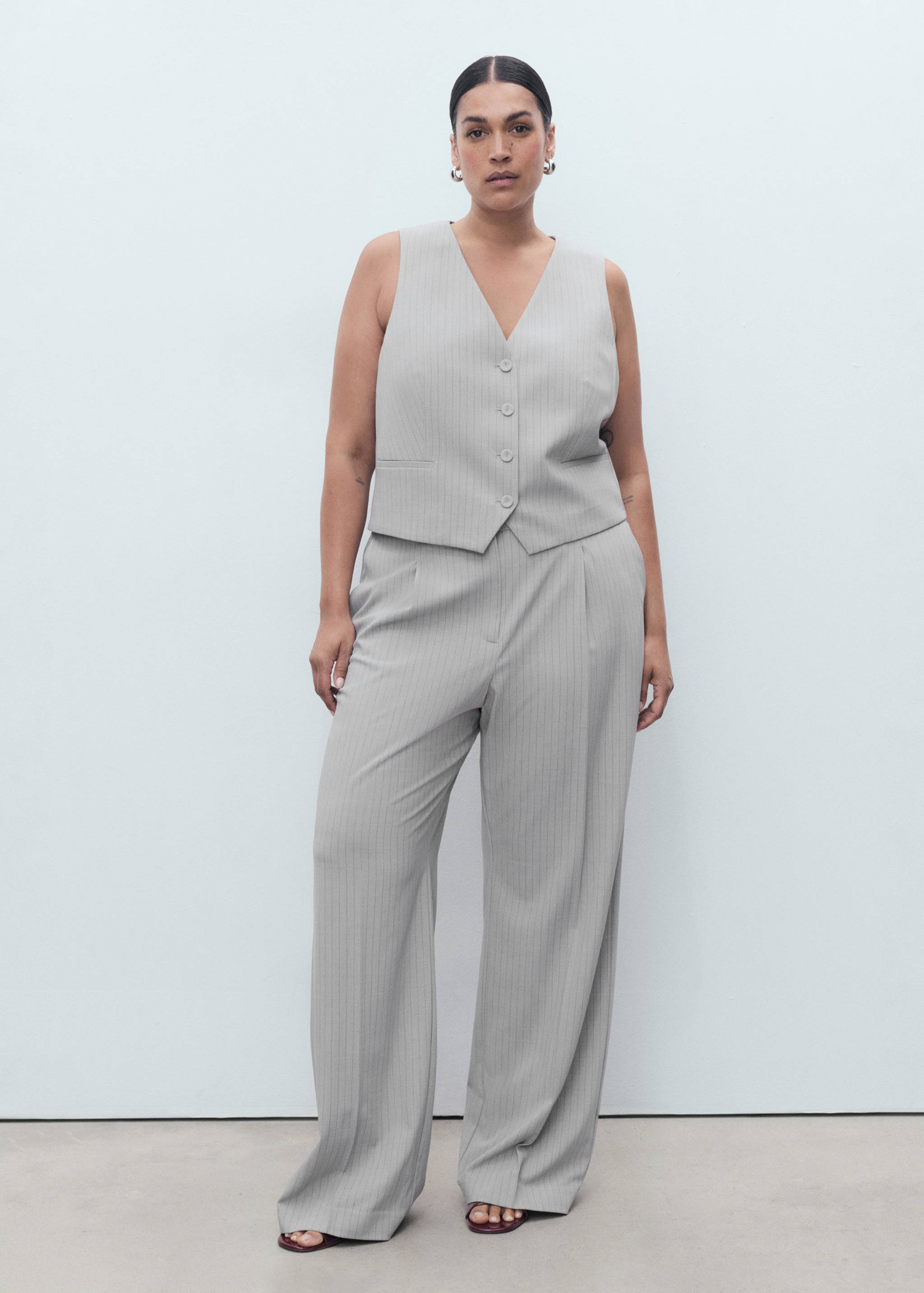 Pinstriped suit waistcoat - Details of the article 3