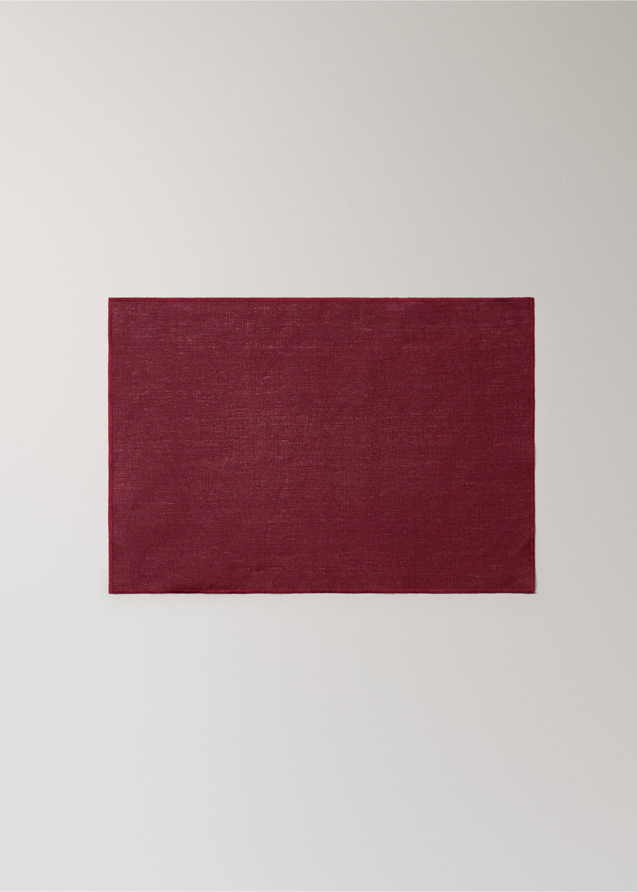 Solid burgundy red woven placemat., Red. Ref: 17024133-00.