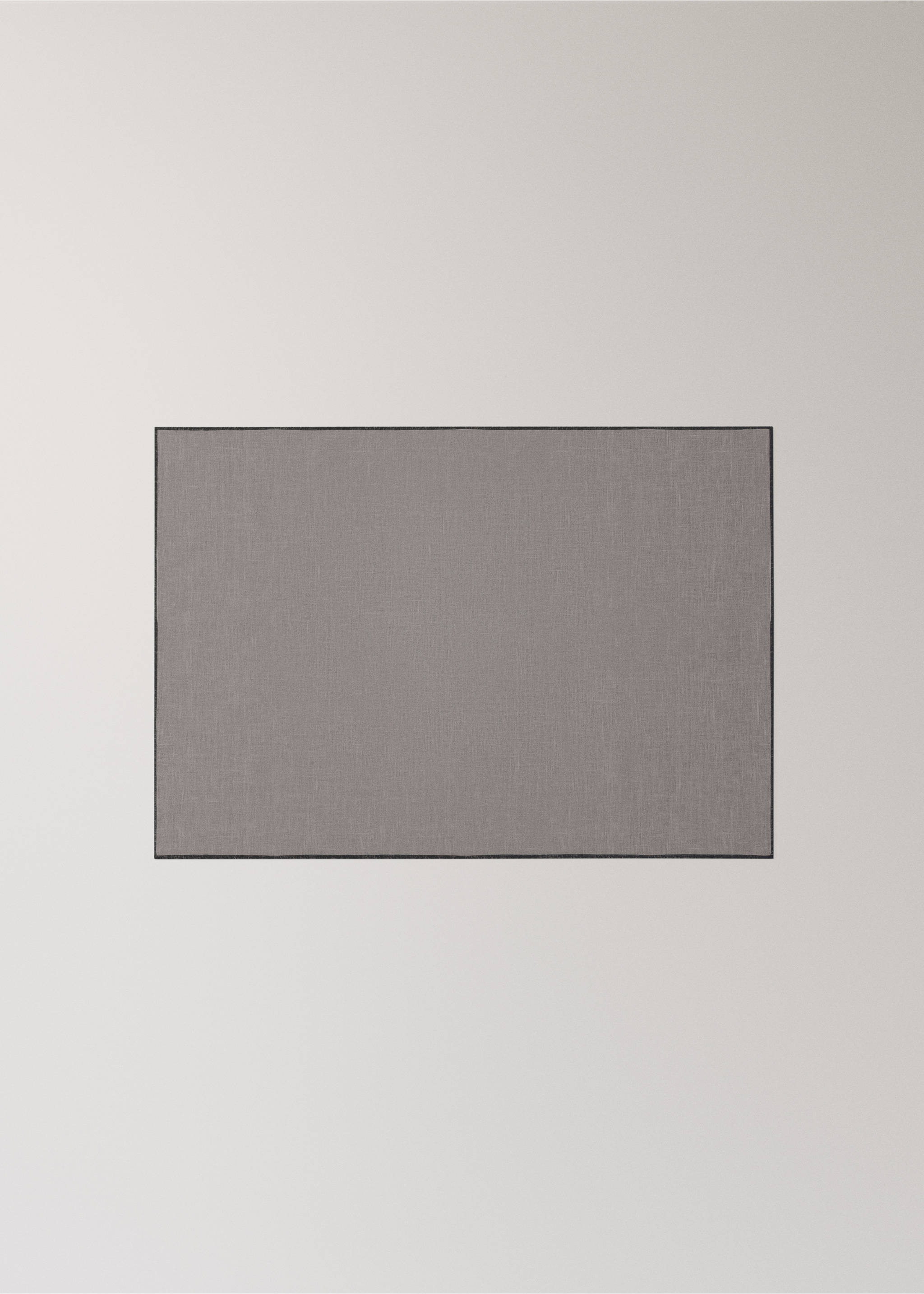 Einzelner Tischläufer aus 100% Leinen mit Kontrast-Overlock - Artikel ohne Model, Hellbraun/Pastellbraun. Ref: 17024134-00.