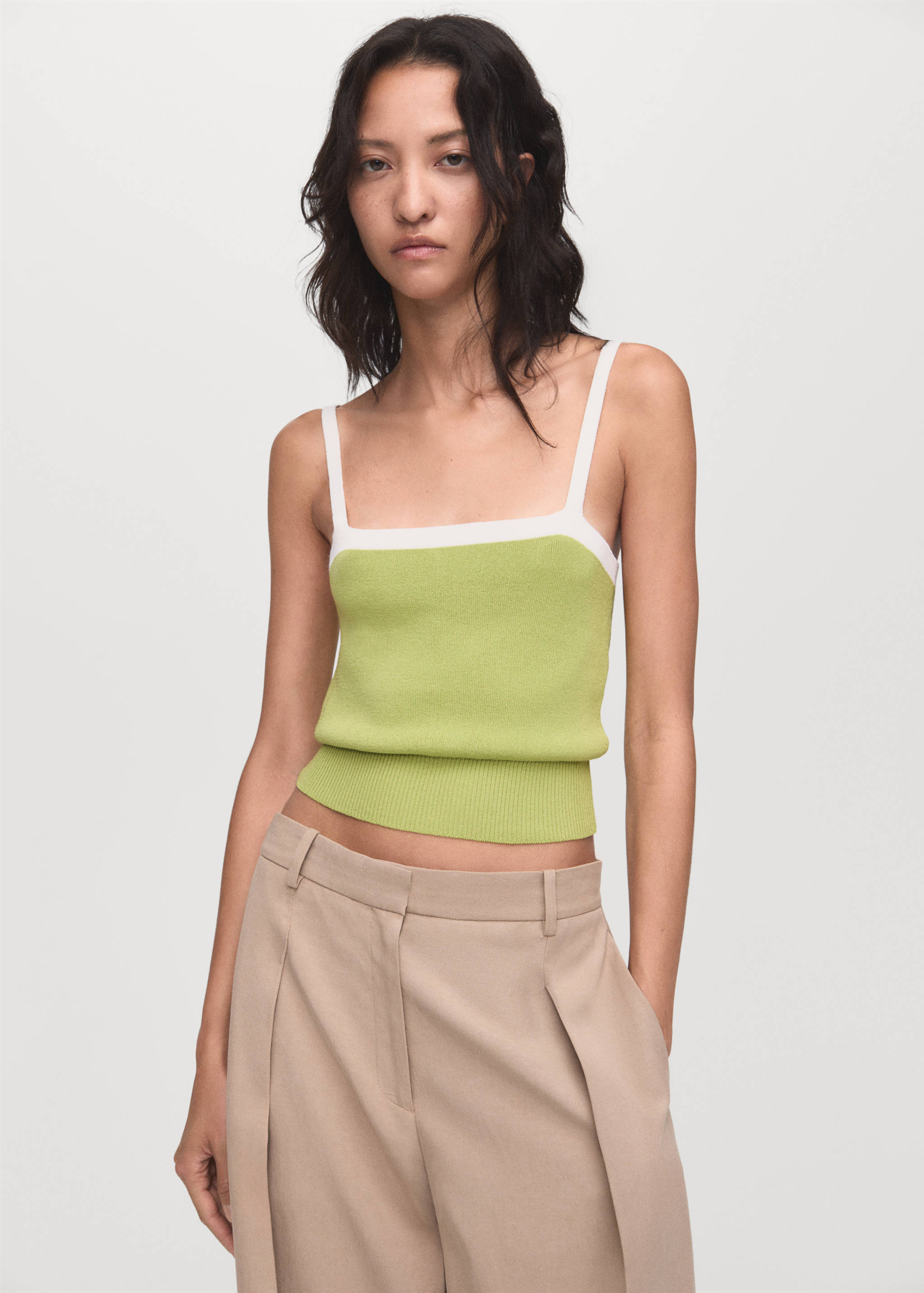 Stricktop mit überkreuztem Rücken - Mittlere Ansicht