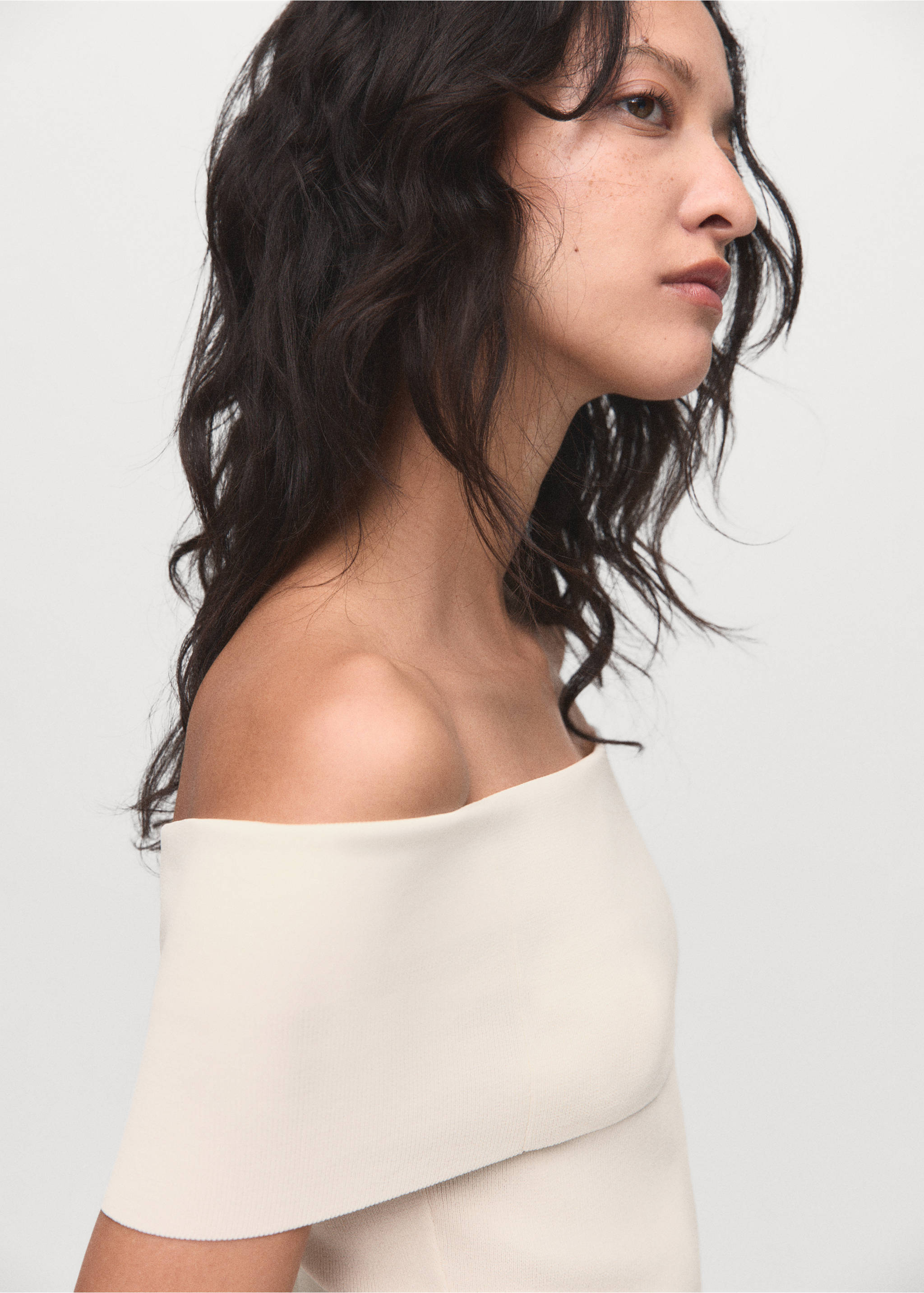 Strapless knitted top - Details of the article 1, Off White. Ref: 17024146-00.