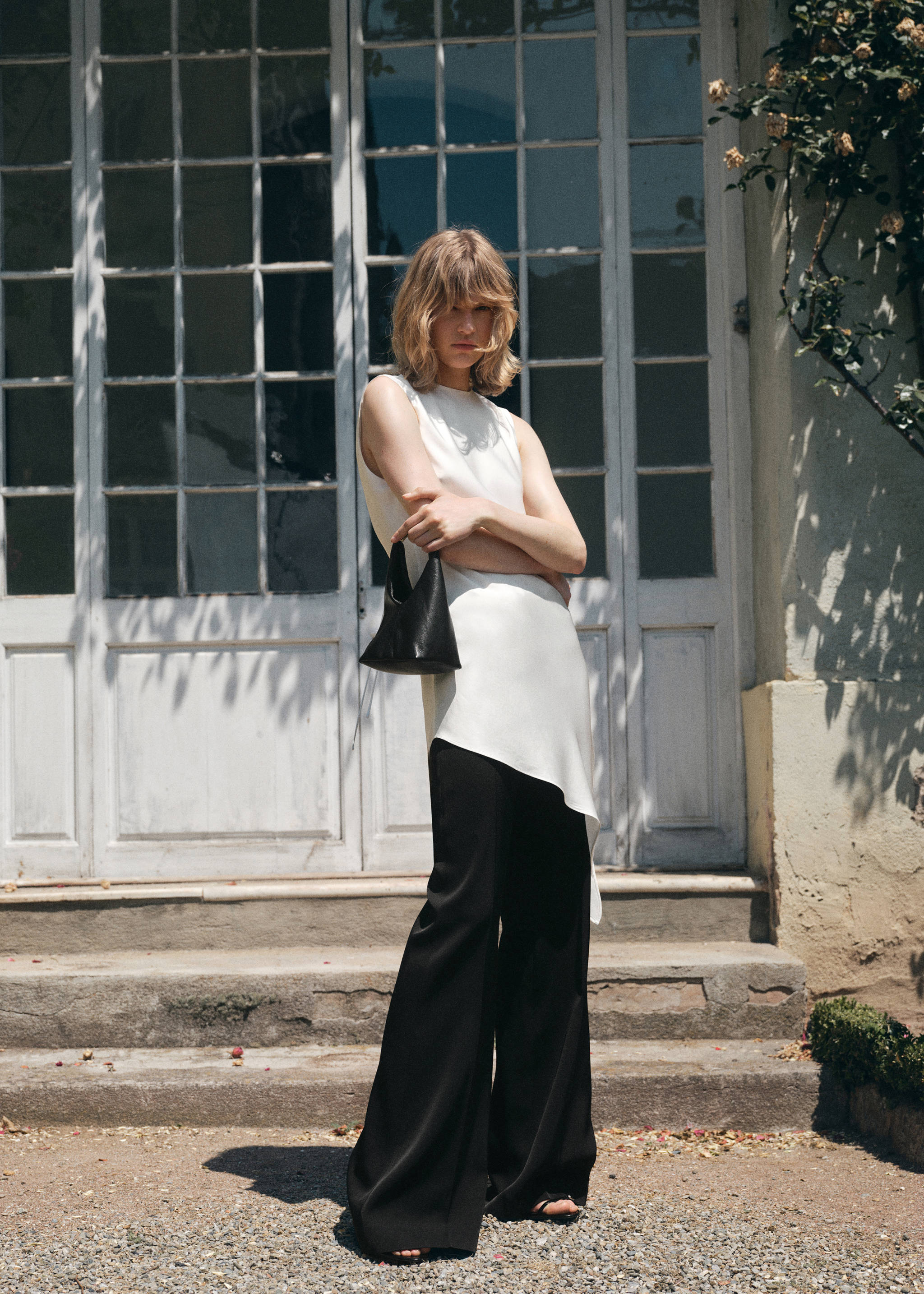 Asymmetrical satin top - General plane