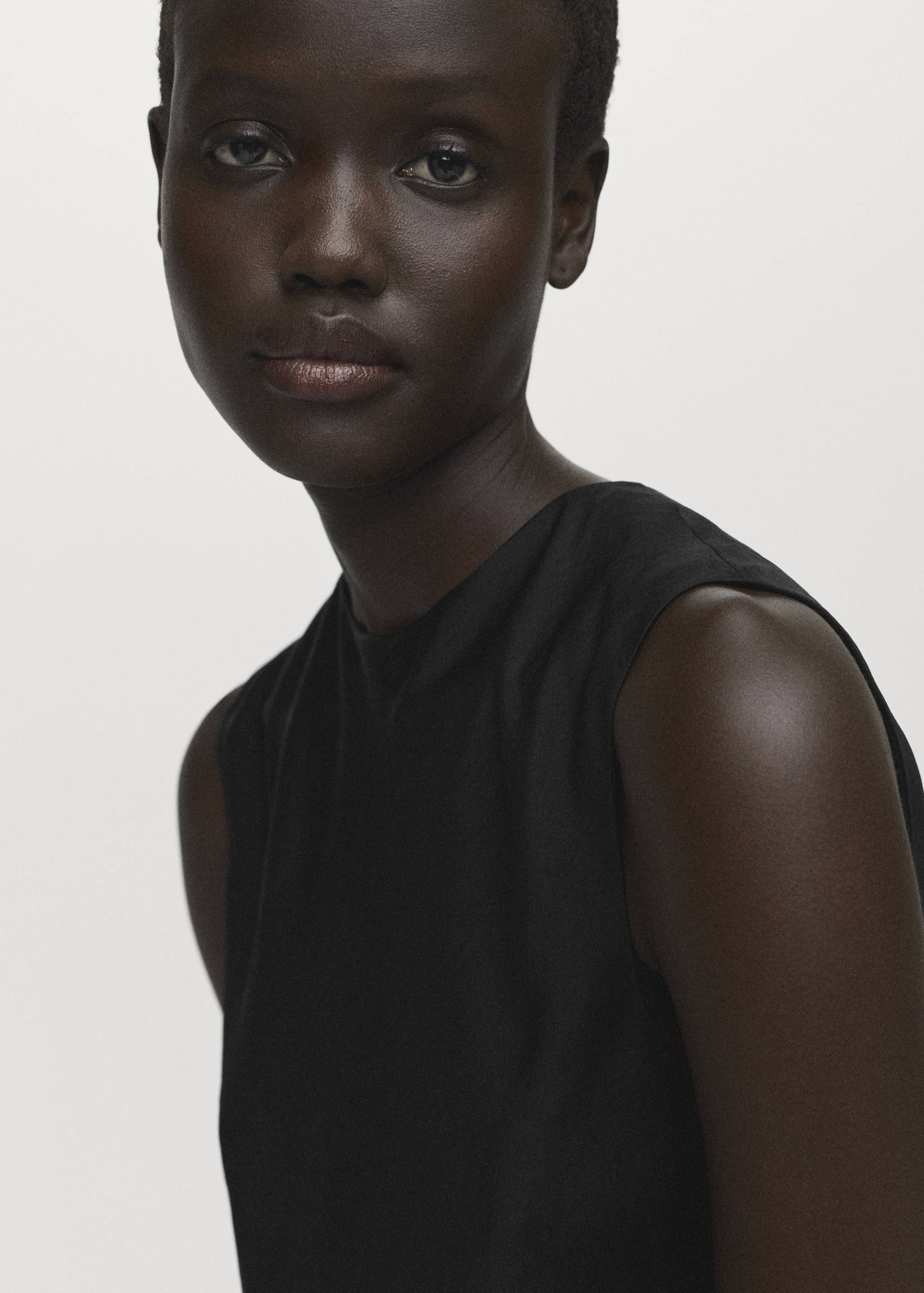 Asymmetrical satin top - Details of the article 1