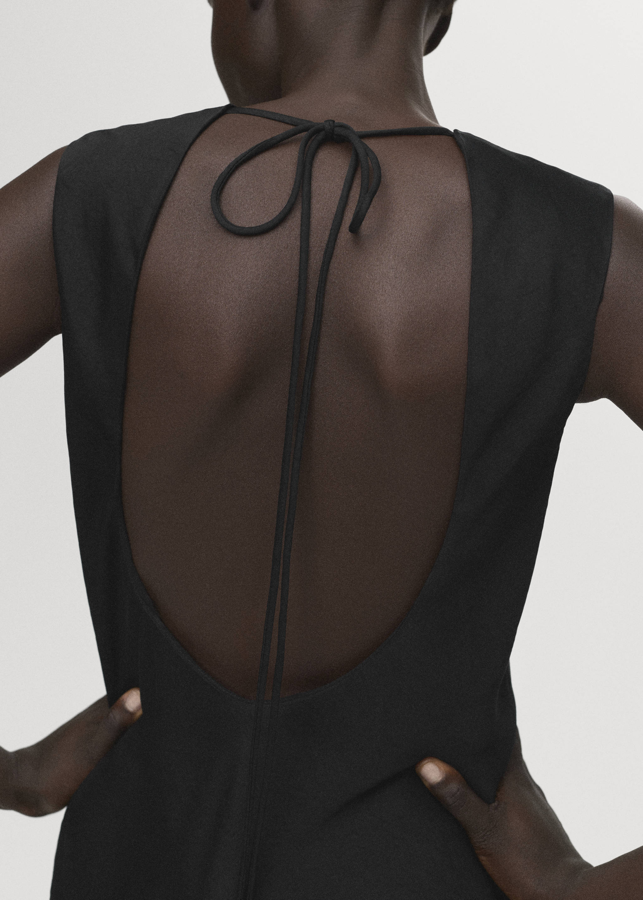 Asymmetrical satin top - Details of the article 3