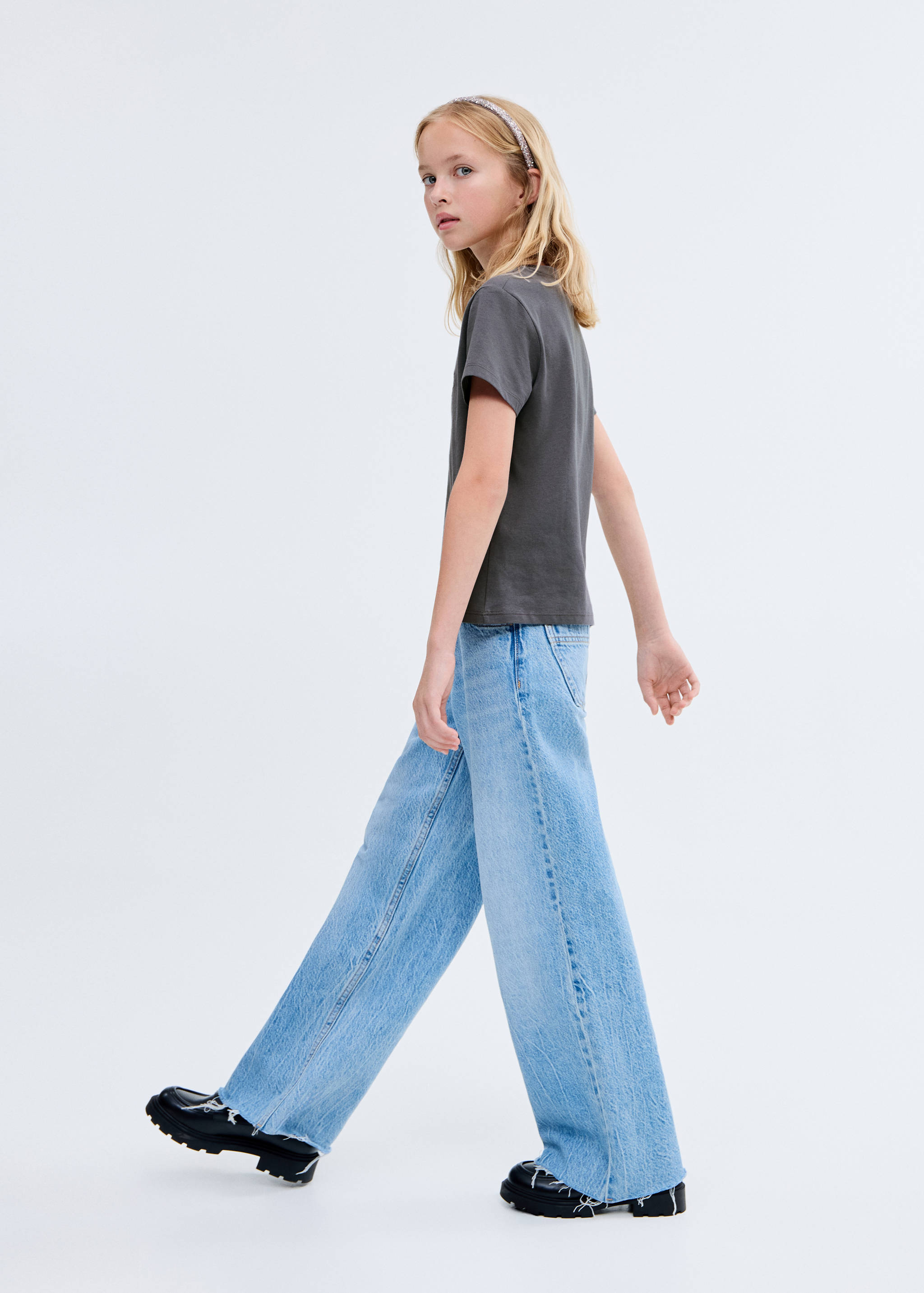 Baumwoll-T-Shirt mit Stickerei - Allgemeine Ansicht