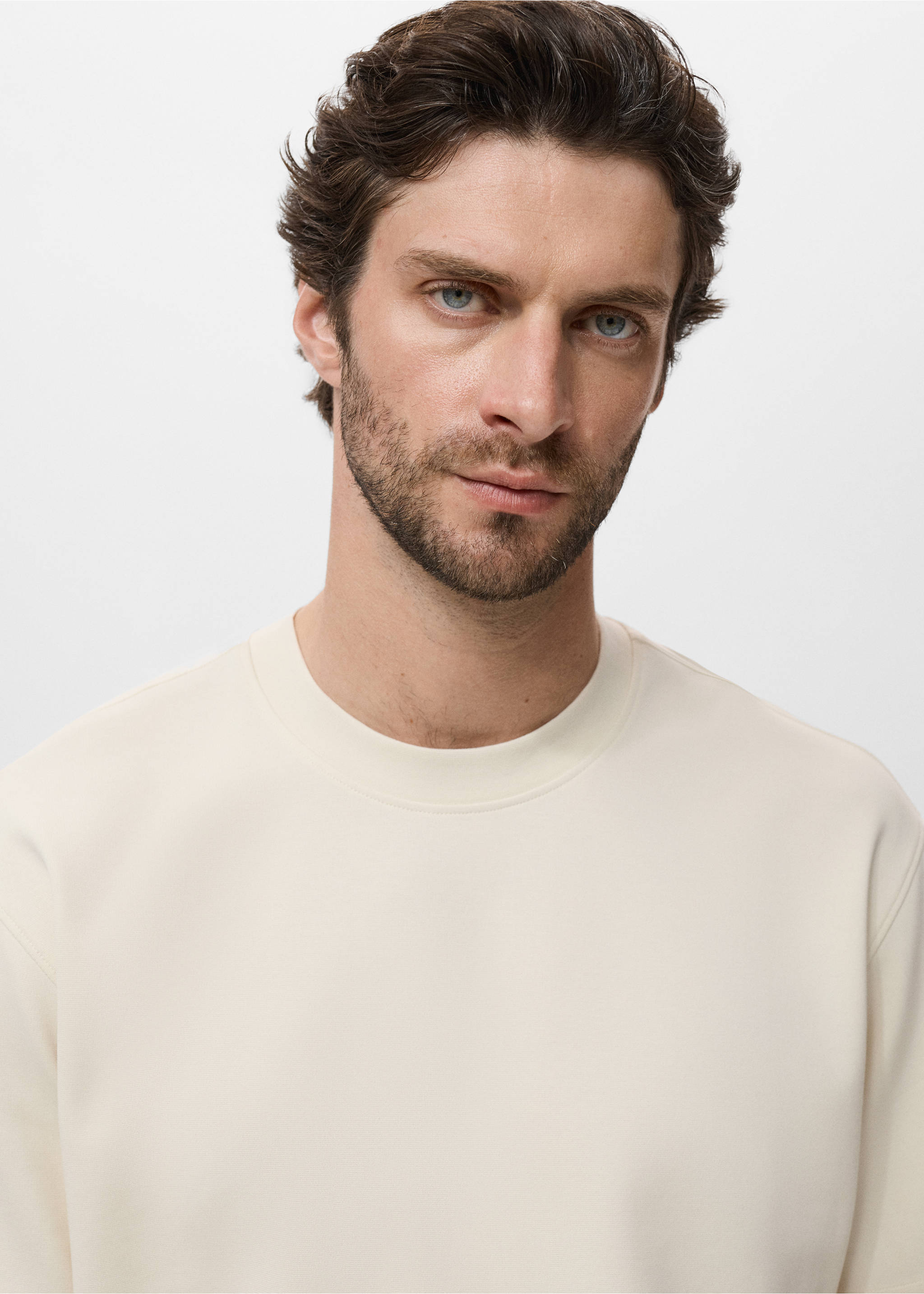 Relaxed-fit sweatshirt fabric t-shirt - Details of the article 1, Sand. Ref: 17024436-00.