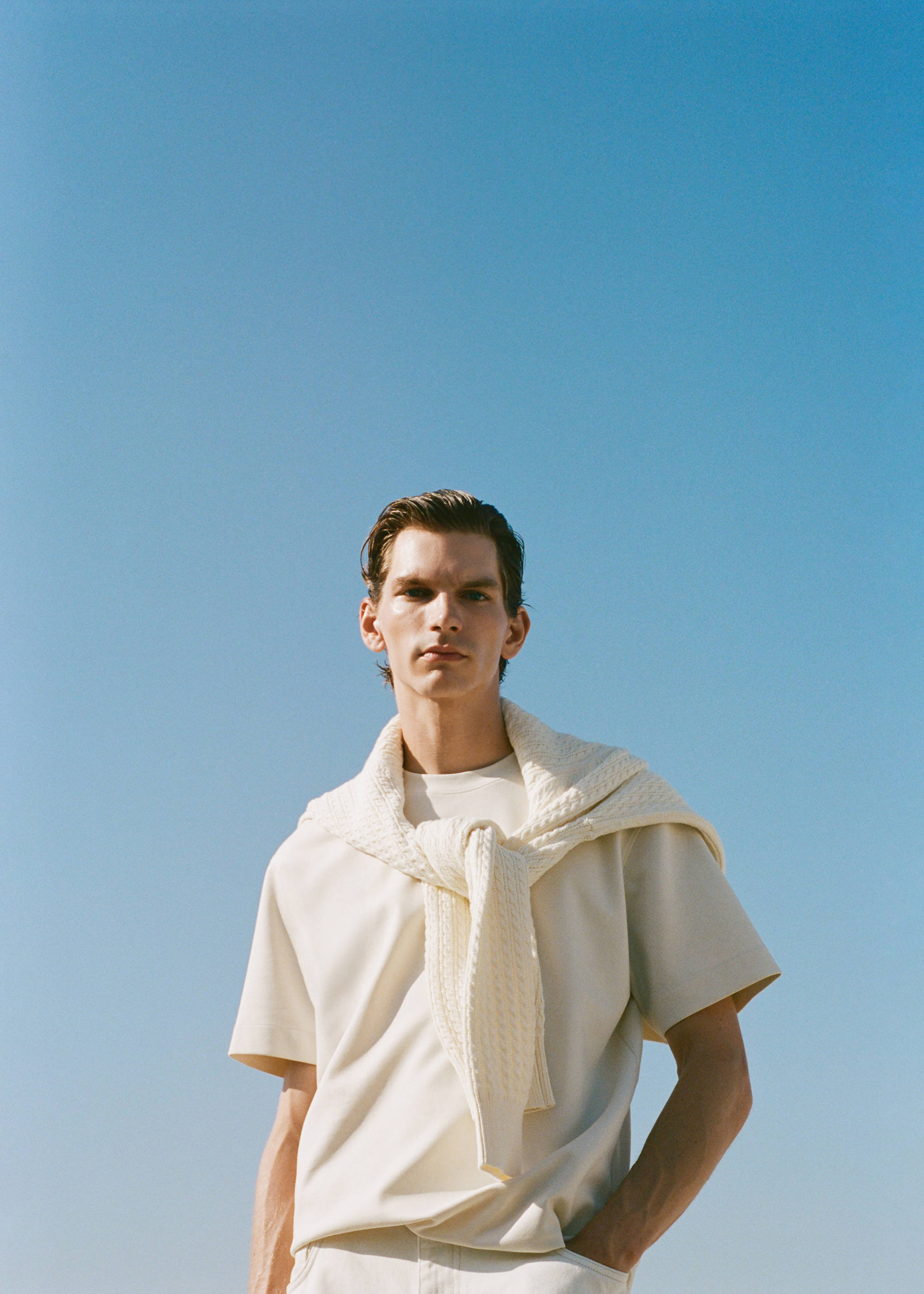 Relaxed-fit sweatshirt fabric t-shirt - Details of the article 3, Sand. Ref: 17024436-00.