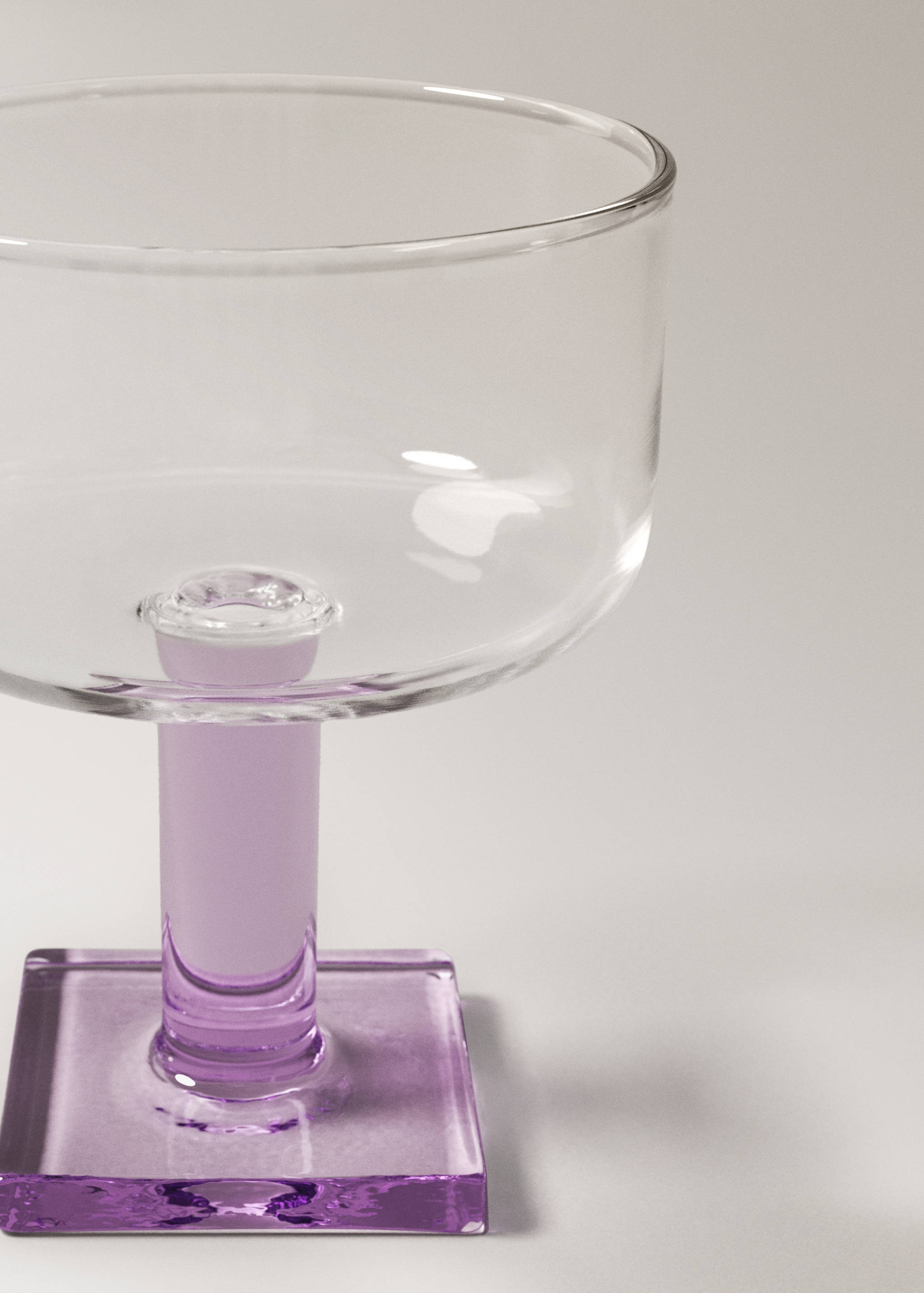 Borosilicate stem glass with coloured base - Details of the article 2