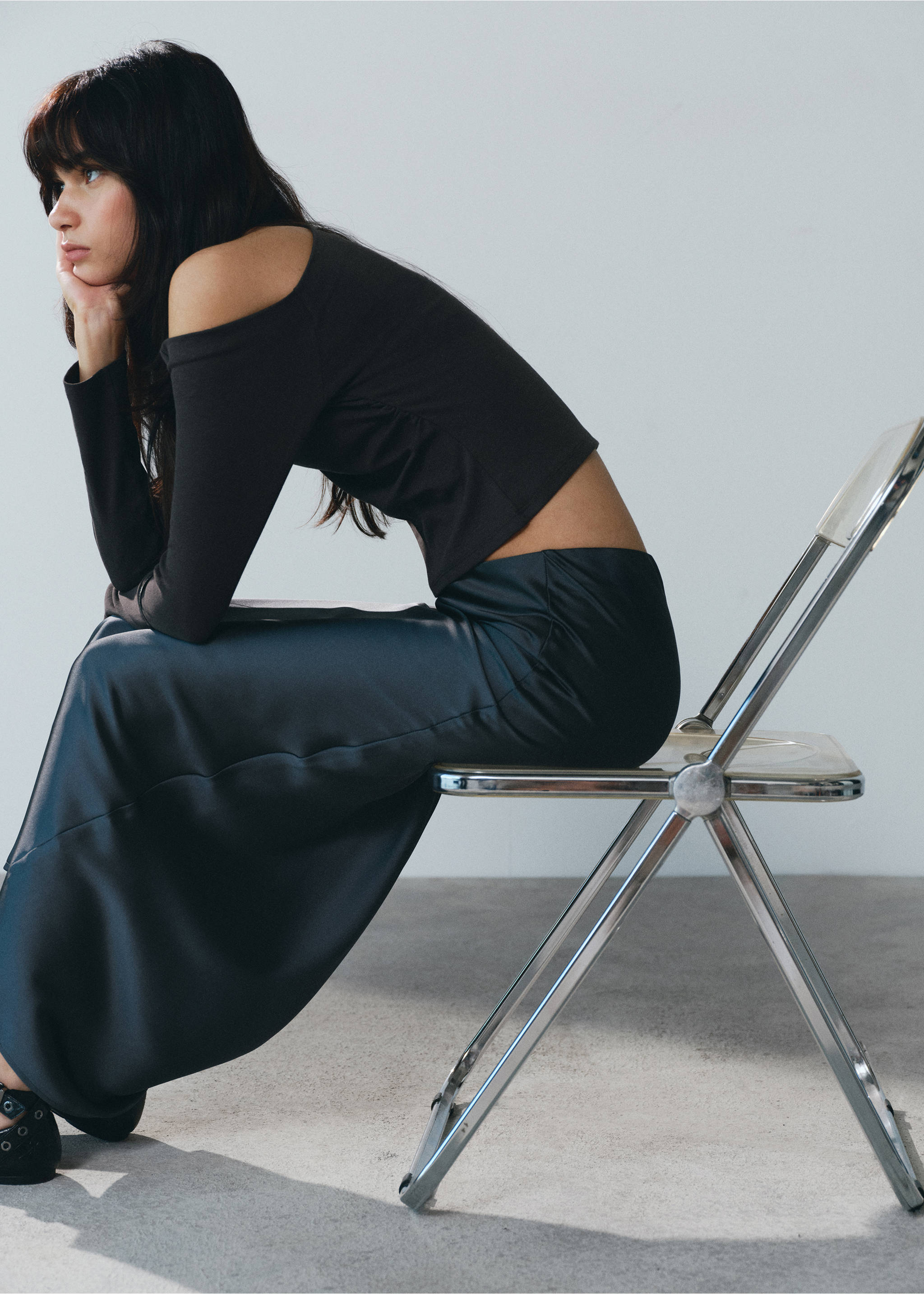 Asymmetric cotton T-shirt - Details of the article 3, Charcoal. Ref: 17024778-00.