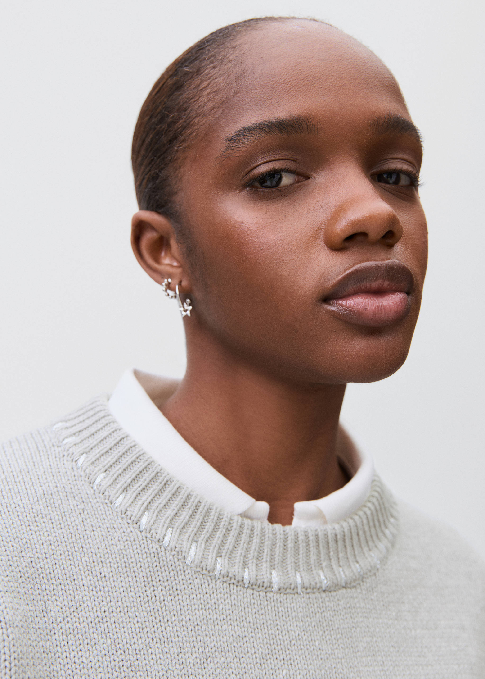 Strikket genser med stjerne - Artikkeldetalj 1