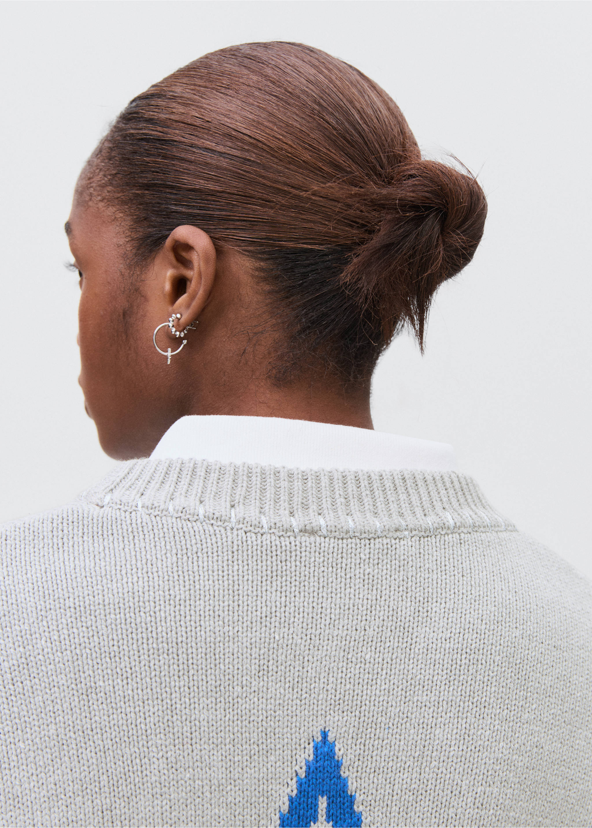 Strickpullover mit Sternmotiv - Detail des Artikels 6, Grau. Ref: 17024782-00.