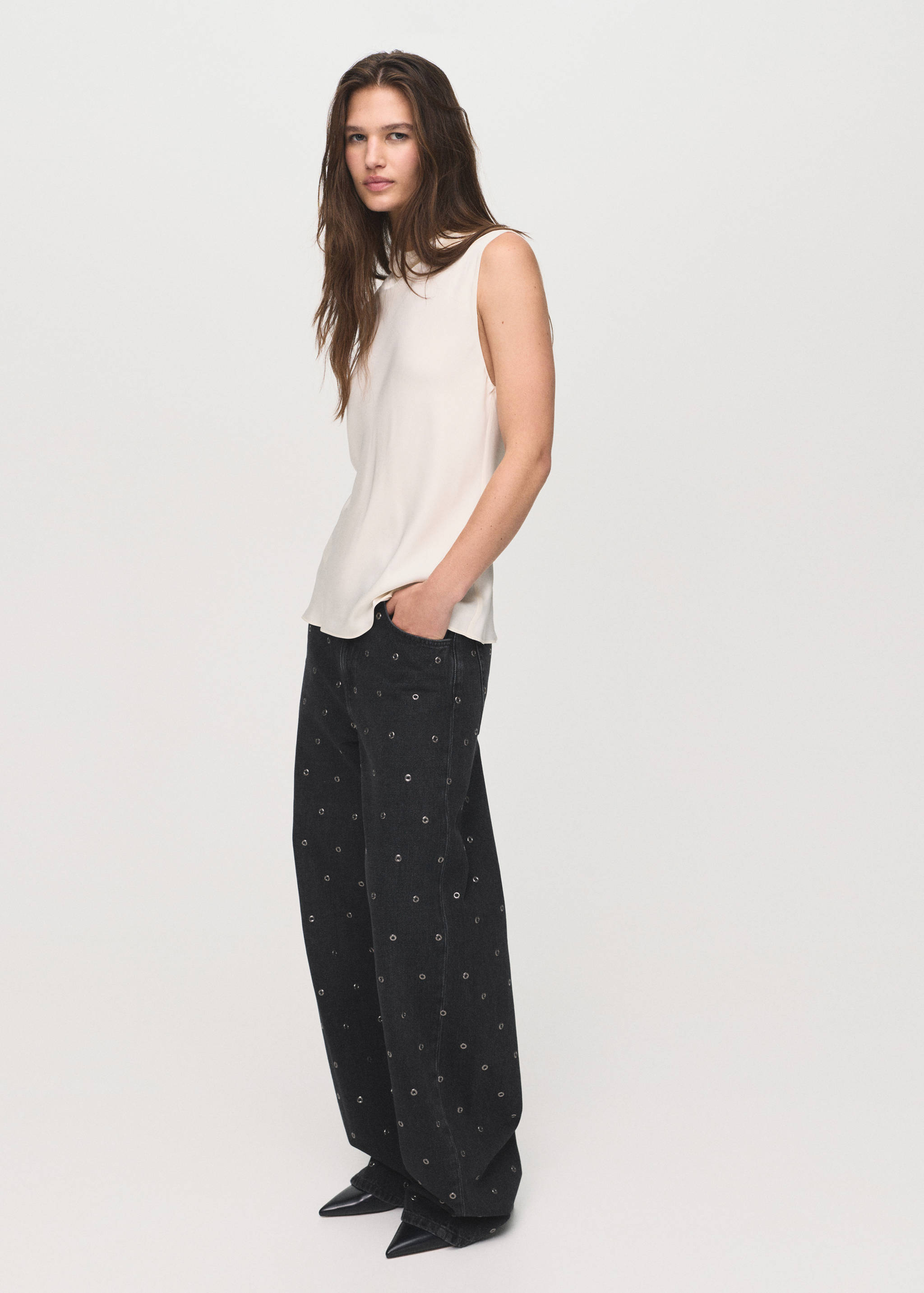Barrel jeans with eyelets - General plane