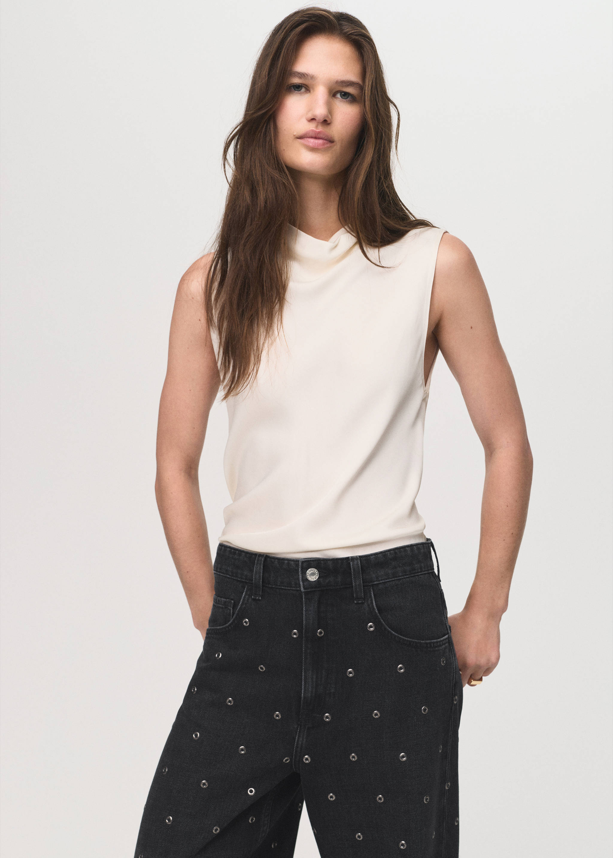 Barrel jeans with eyelets - Details of the article 1