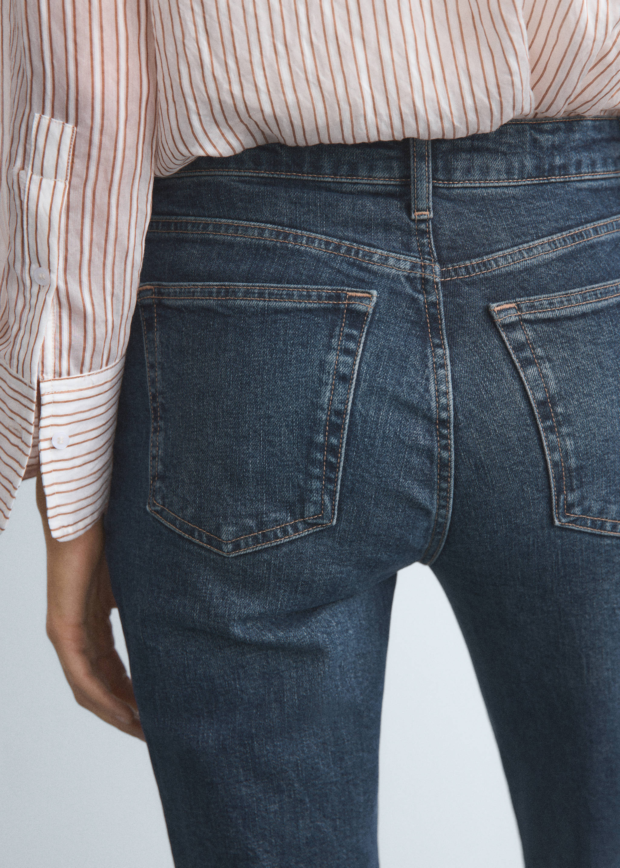 Mid-rise slim-fit jeans - Details of the article 1