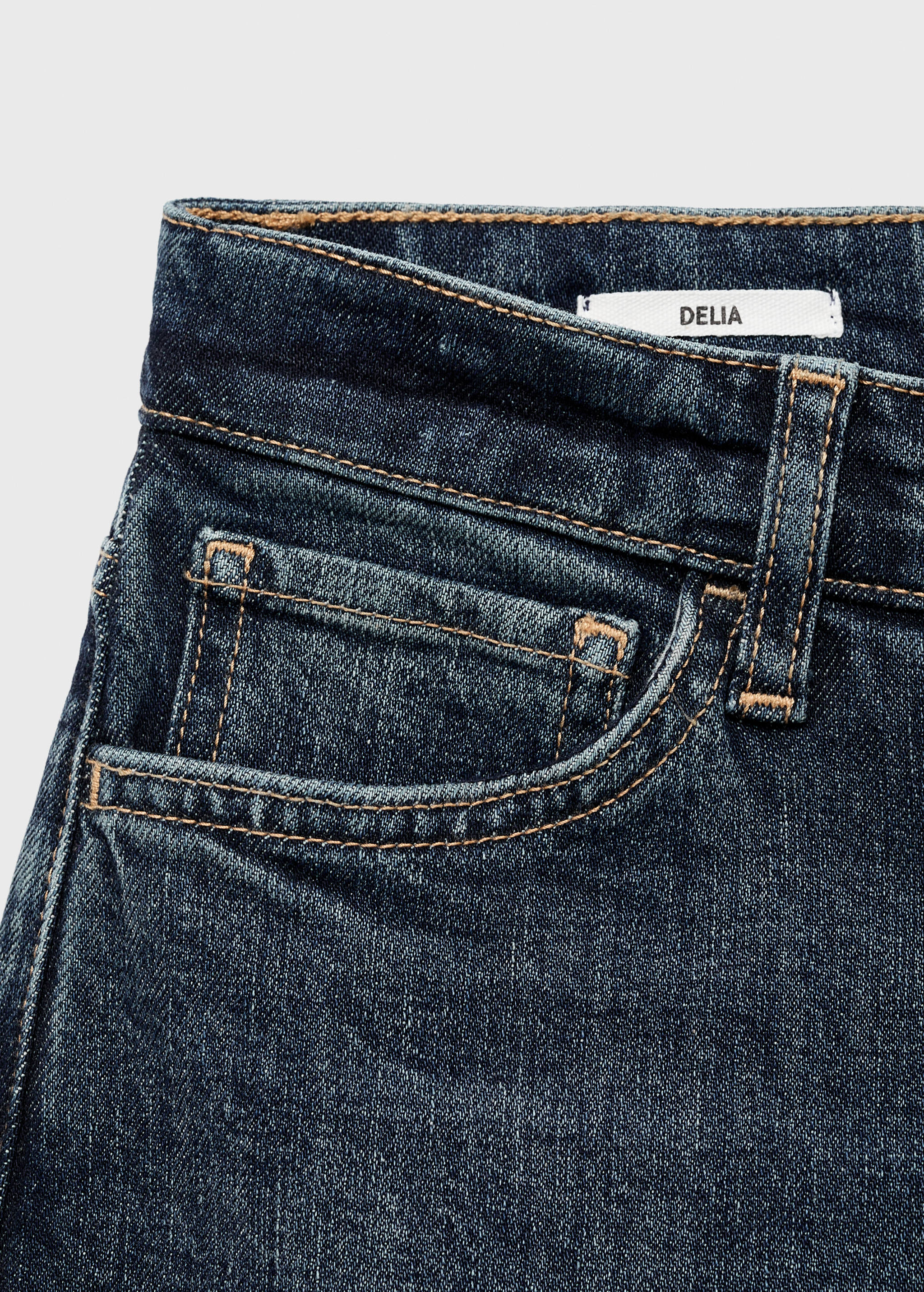 Mid-rise slim-fit jeans - Details of the article 0