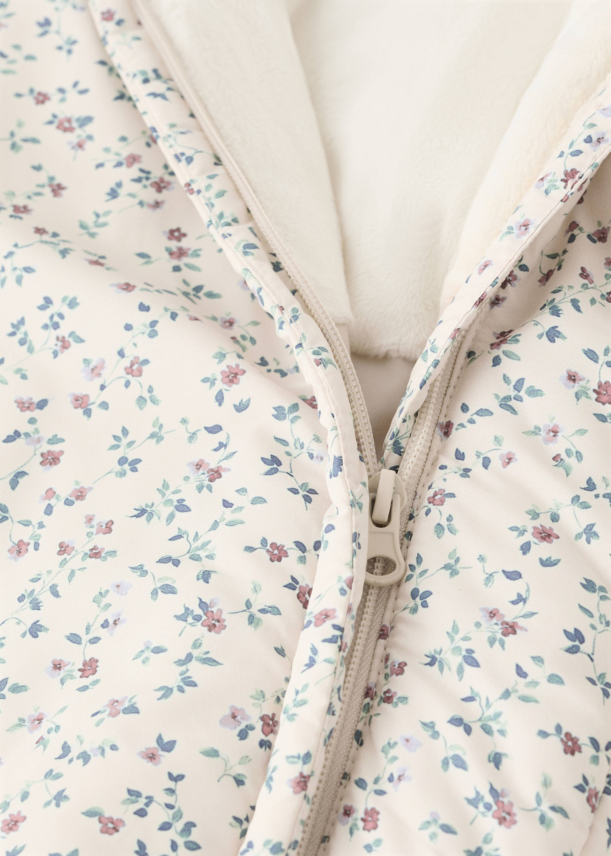 Quilted floral sweater - Details of the article 8
